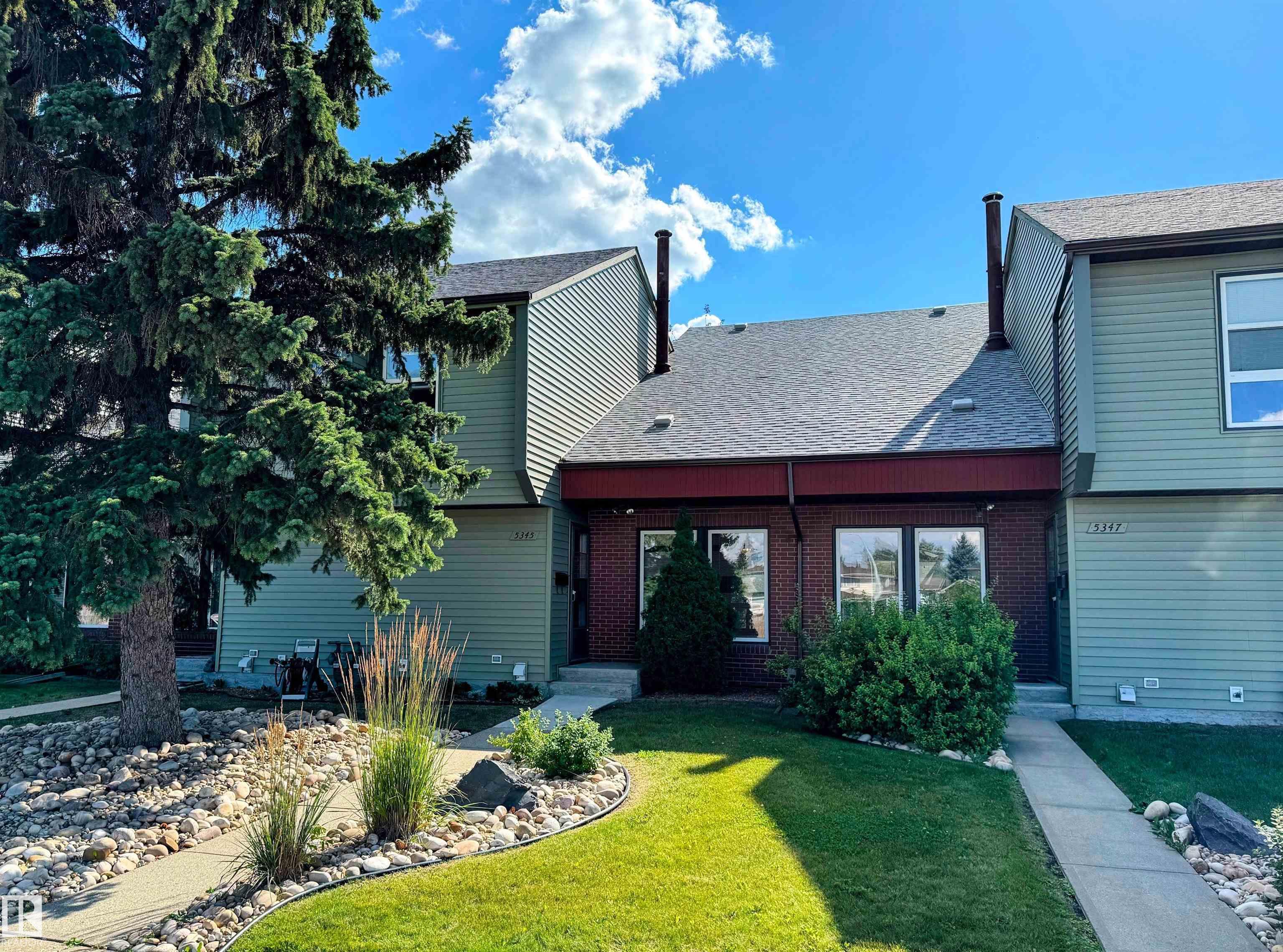 5345 Hill View Cr Cres NW, Edmonton, AB T6L 1V9