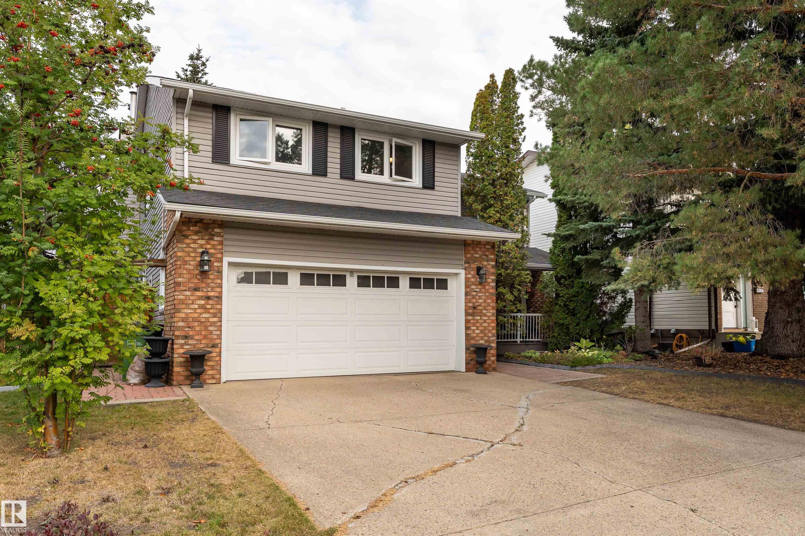 39 Av Nw Unit 5310 Ave #b, Edmonton, AB T6L 1P1