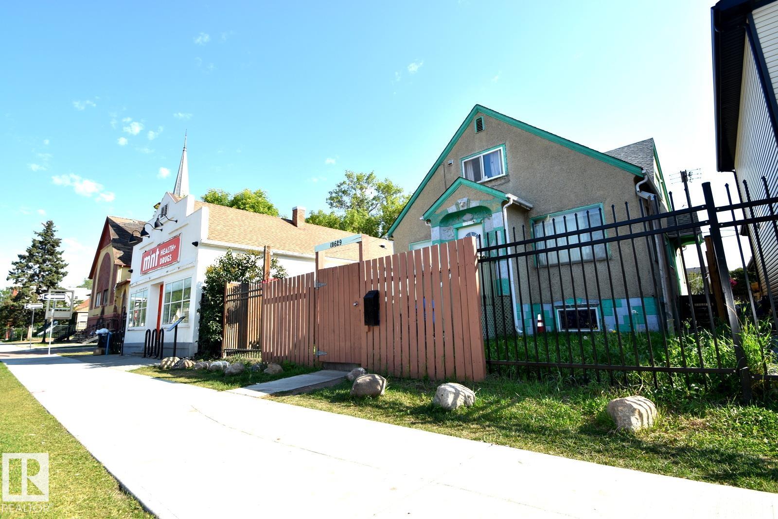 96 St Nw Unit 10629 St, Edmonton, AB T5H 2J2