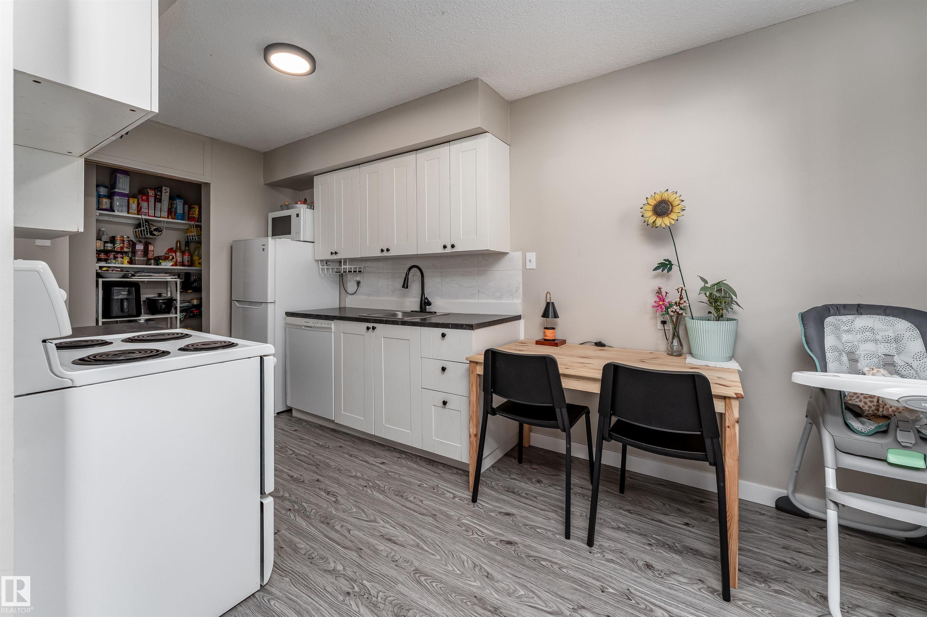 14230 80 Street Northwest #unit 12, Edmonton, AB T5C 1L6