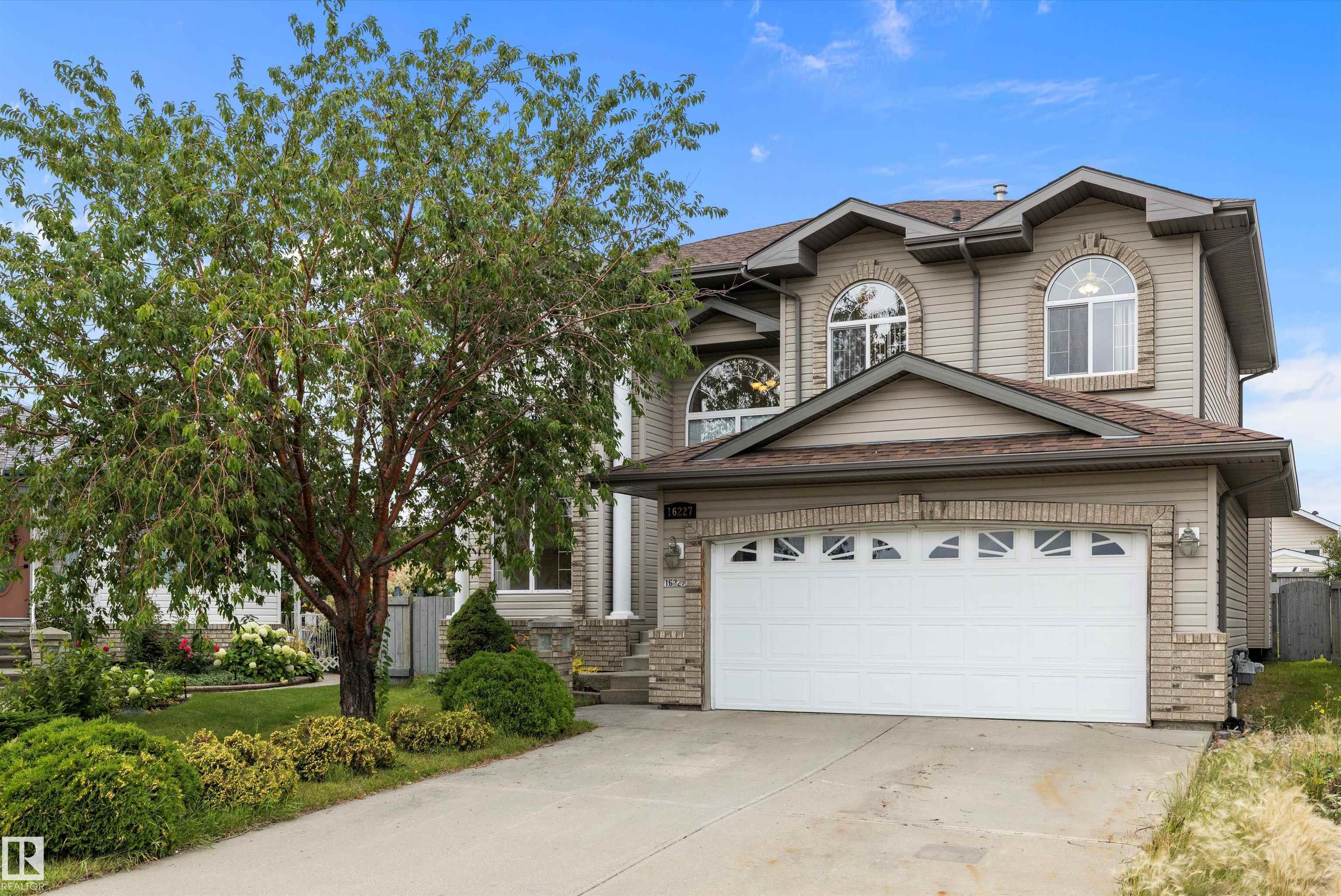 84 St Nw Unit 16227 St, Edmonton, AB T5Z 3N8