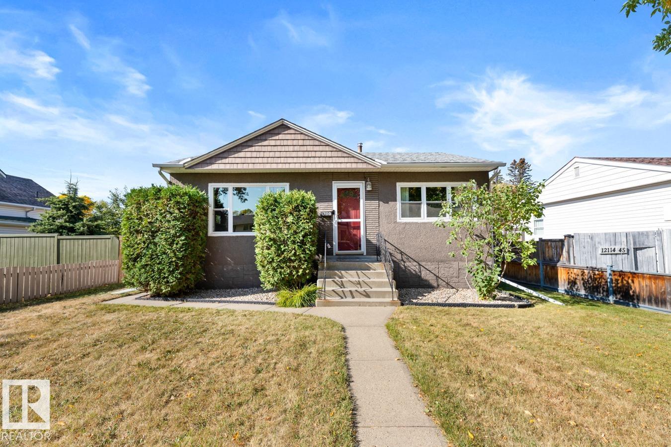 45 St Nw Unit 12110 St, Edmonton, AB T5W 2V1