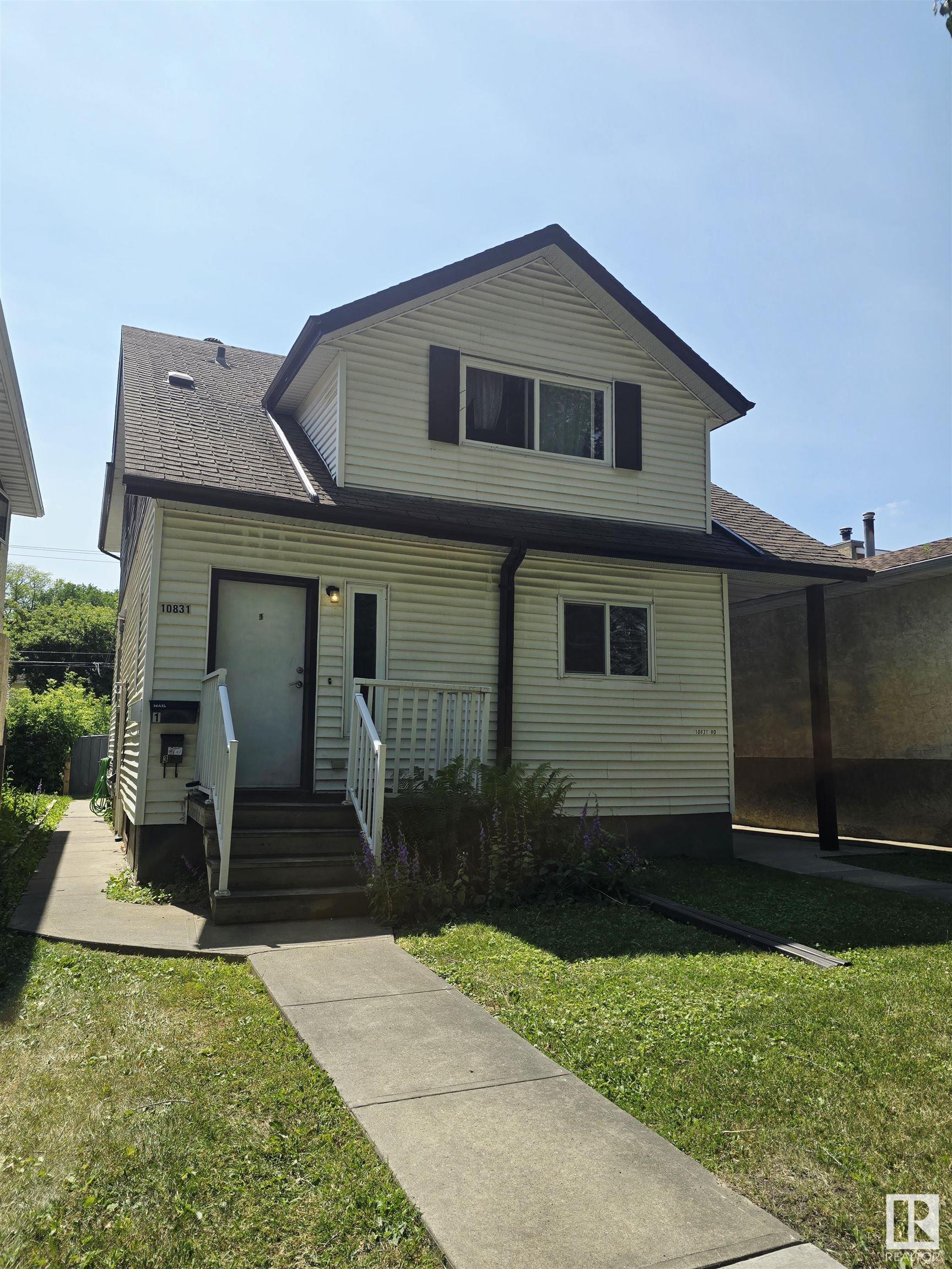 80 Av Nw Unit 10831 Ave, Edmonton, AB T6E 1V9