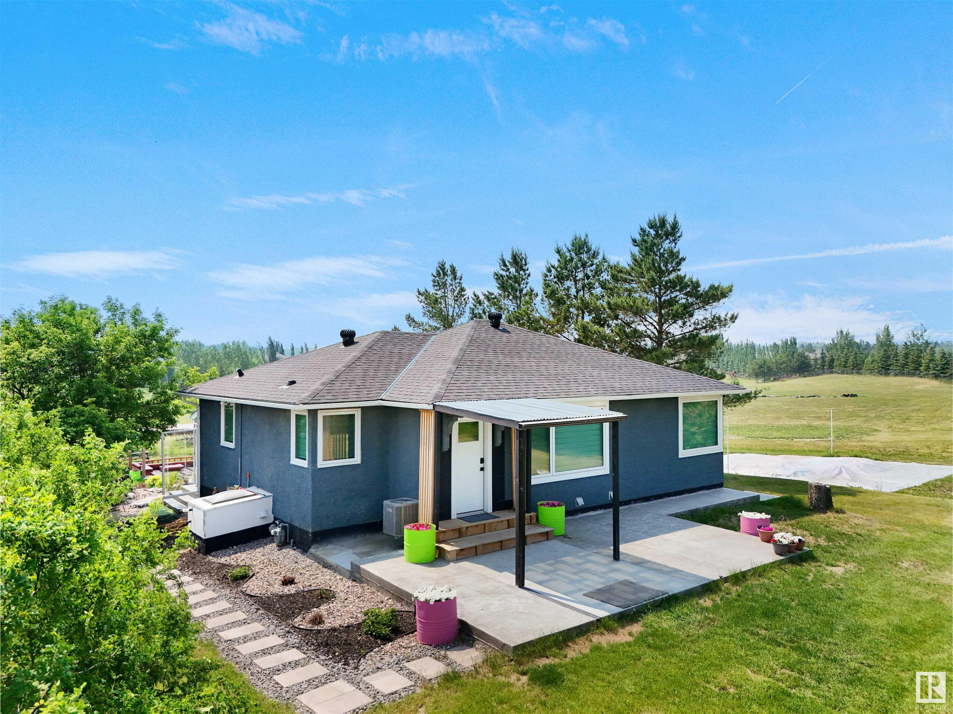 22517 Wye Rd, Rural Strathcona County, AB T8C 1H9