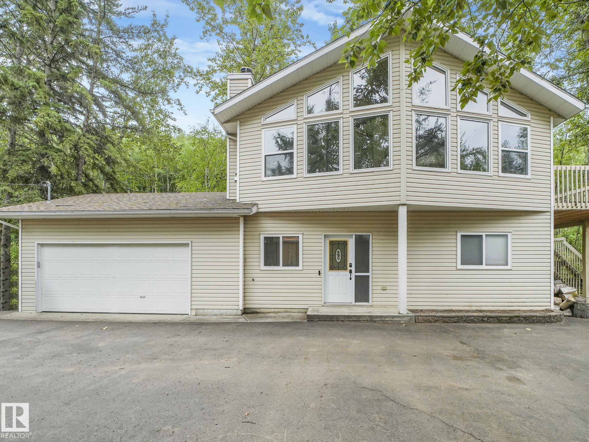 615 Ash St, Rural Sturgeon County, AB T8R 0K4