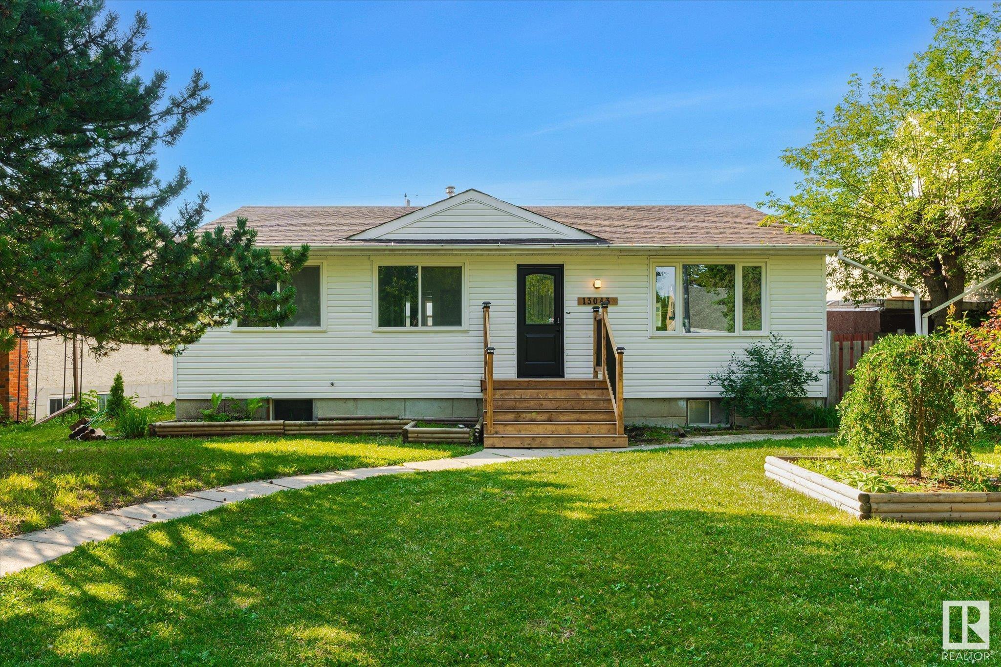 13043 Sherbrooke Ave NW, Edmonton, AB T5L 4E6