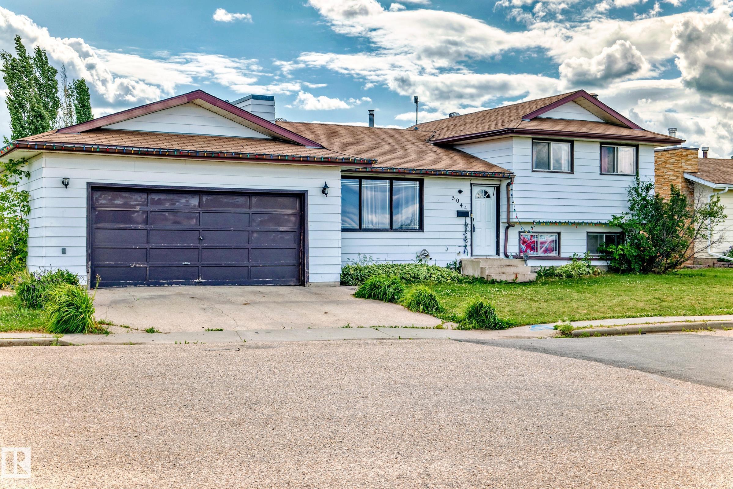 45 St Unit 5044 St, Lamont, AB T0B 2R0