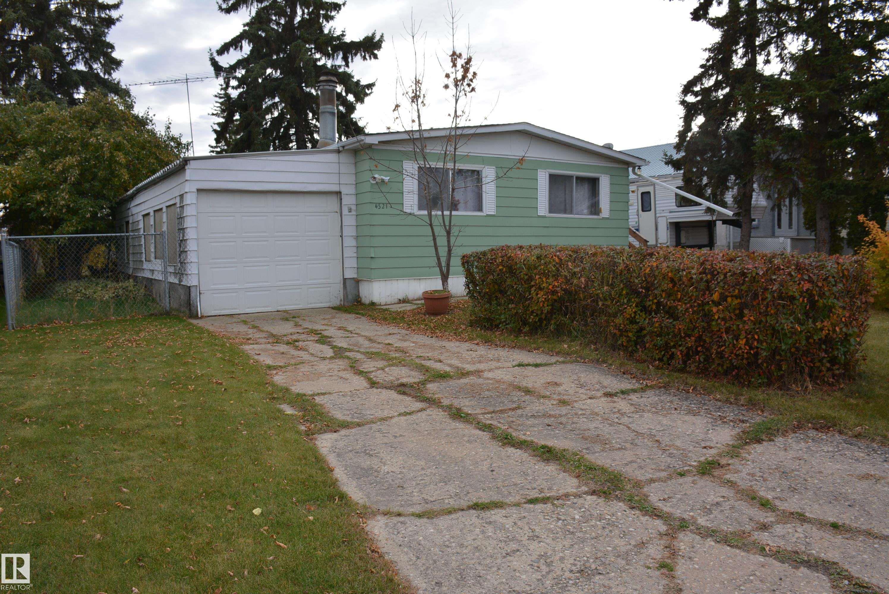 51 Av Unit 4521 Ave, Barrhead, AB T7N 1A3