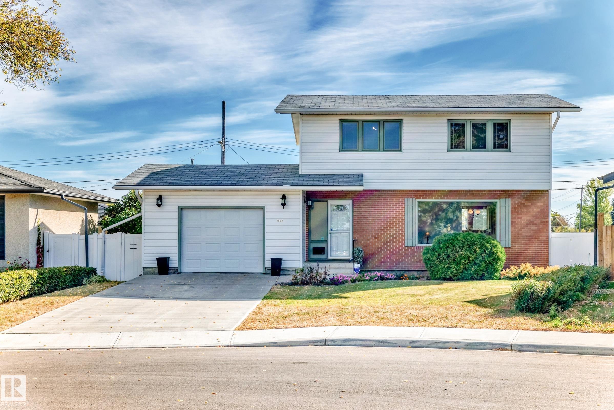 116 St Nw Unit 4603 St #a, Edmonton, AB T6H 3R3