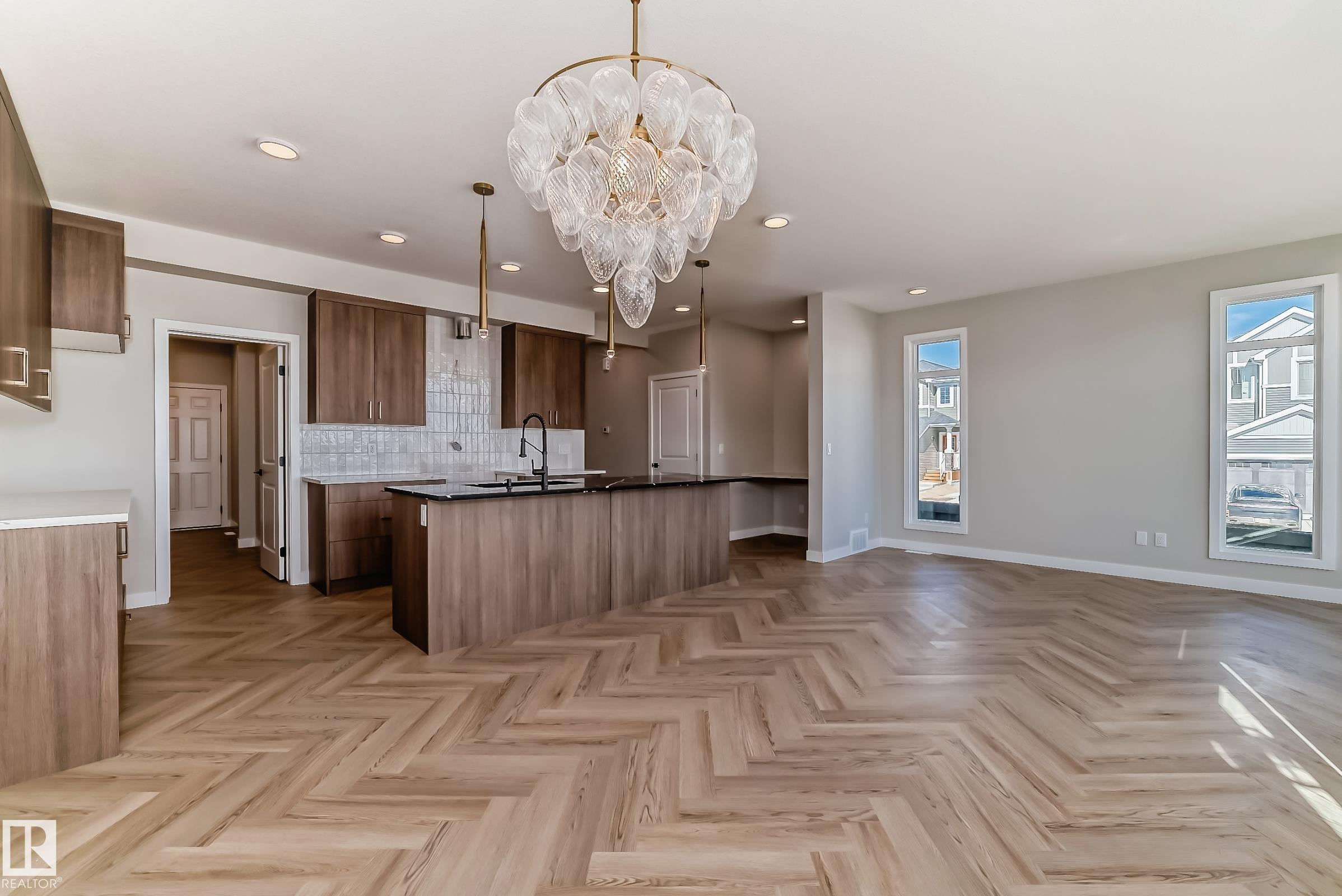 43 Av Nw Unit 20612 Ave, Edmonton, AB T6M 3E3