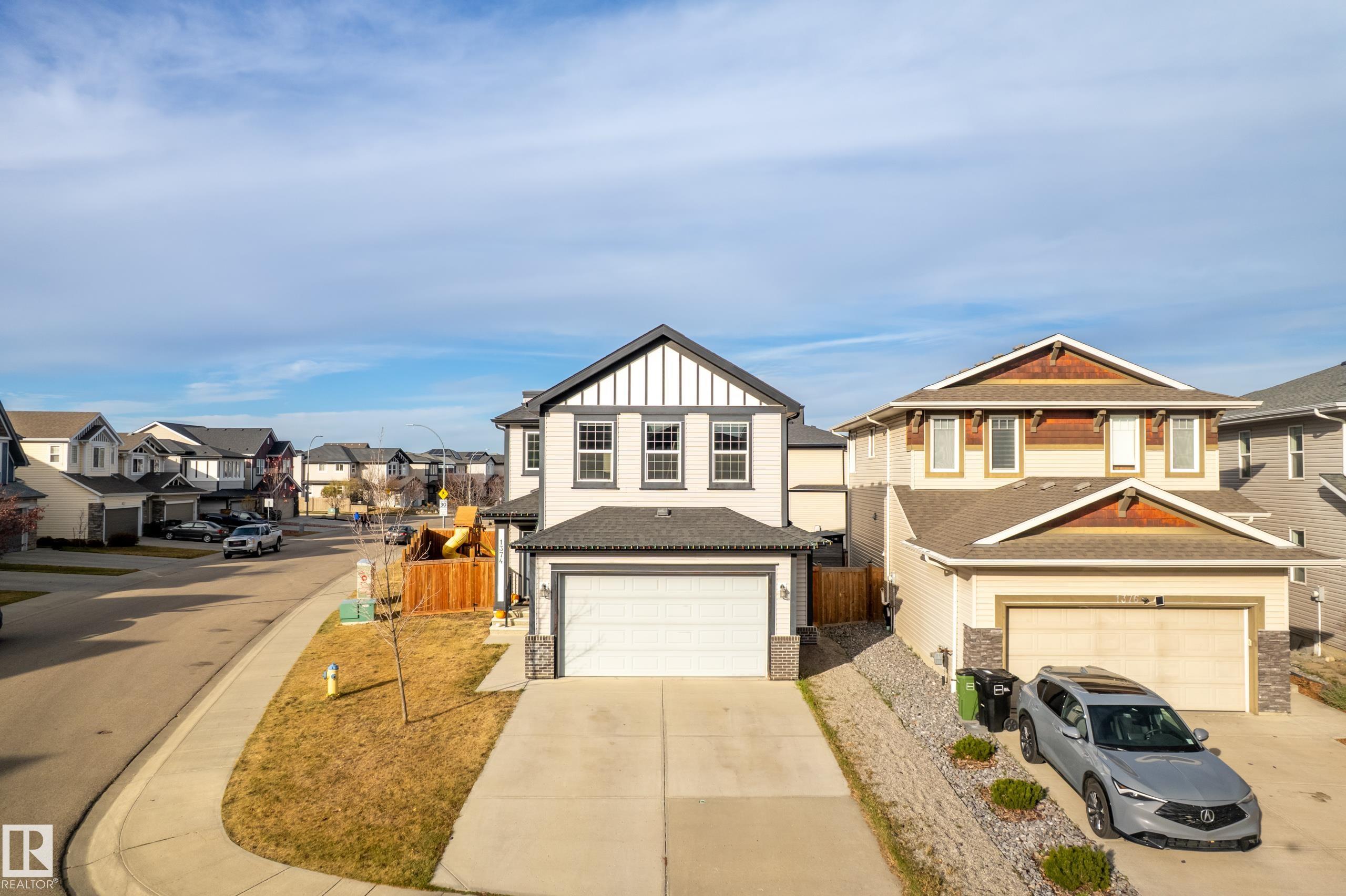 1374 Secord Landing Ld NW, Edmonton, AB T5T 5W7