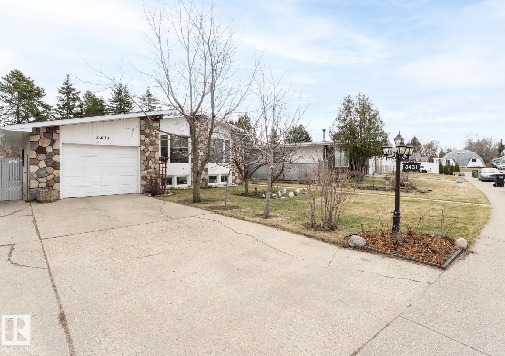 86 St Nw Unit 3431 St, Edmonton, AB T6K 0H5
