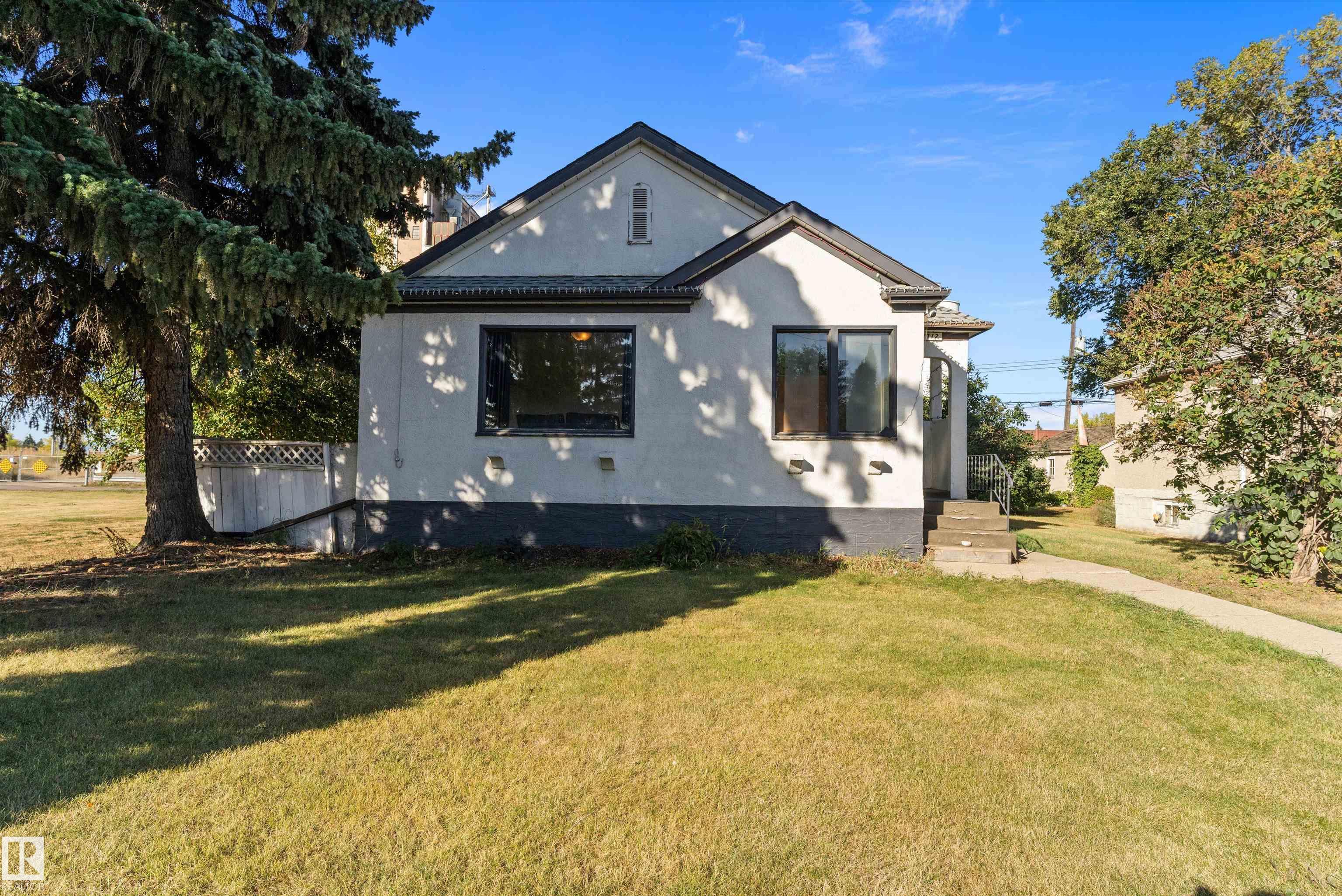 130 St Nw Unit 12712 St, Edmonton, AB T5L 1L2