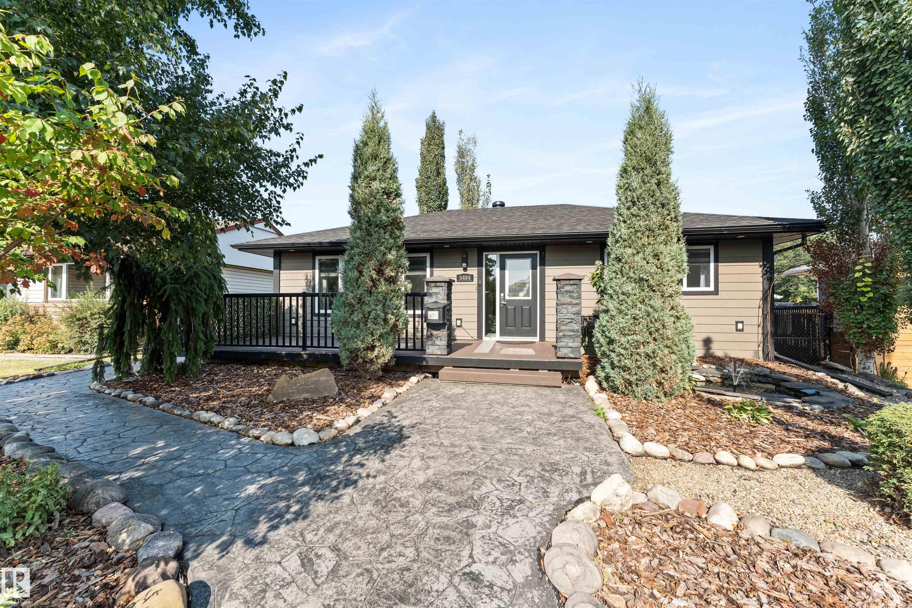 105 Av Nw Unit 5404 Ave #a, Edmonton, AB T6A 1C4
