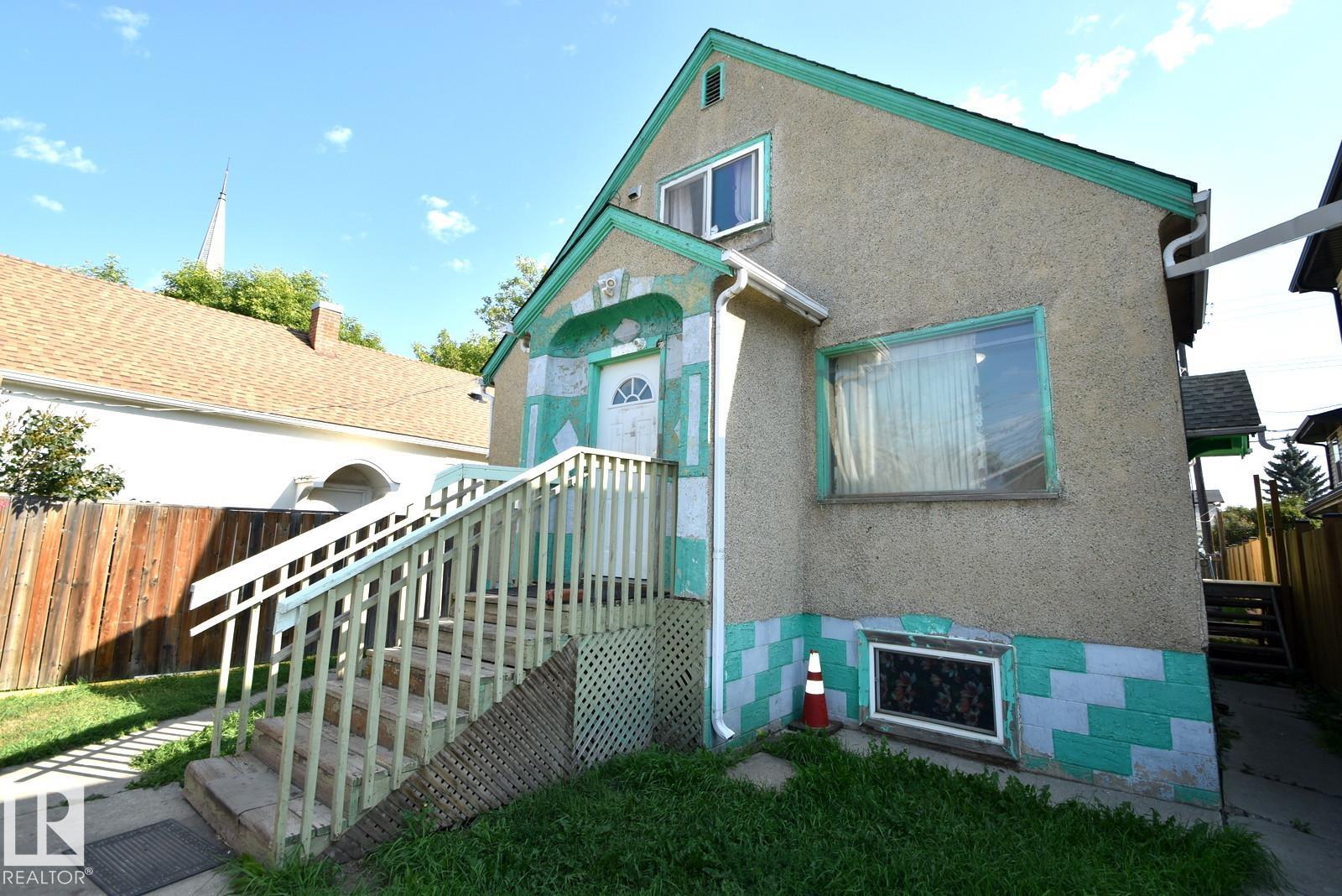 96 St Nw Unit 10629 St, Edmonton, AB T5H 2J2
