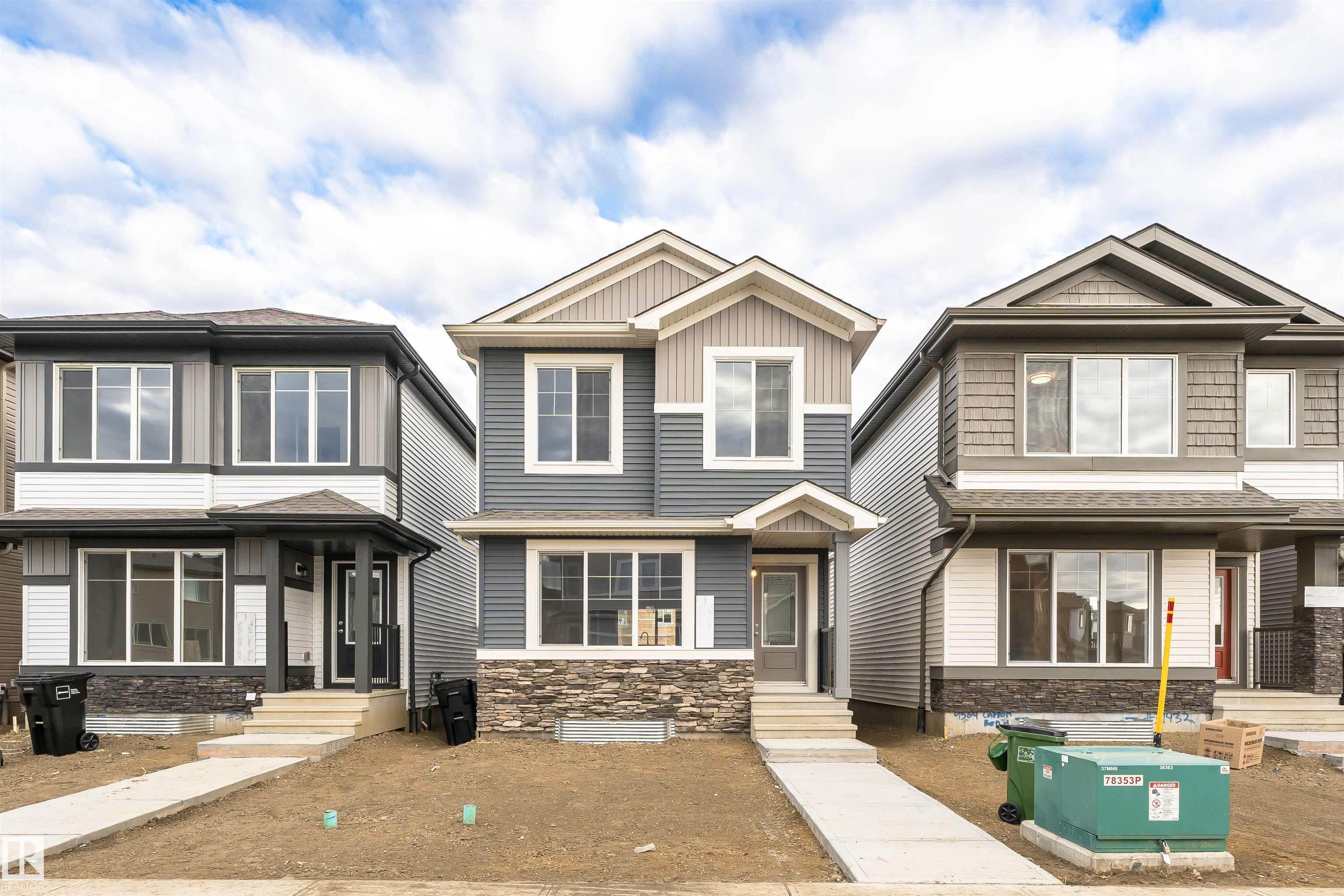 9566 Carson Bnd SW, Edmonton, AB T6W 5H6