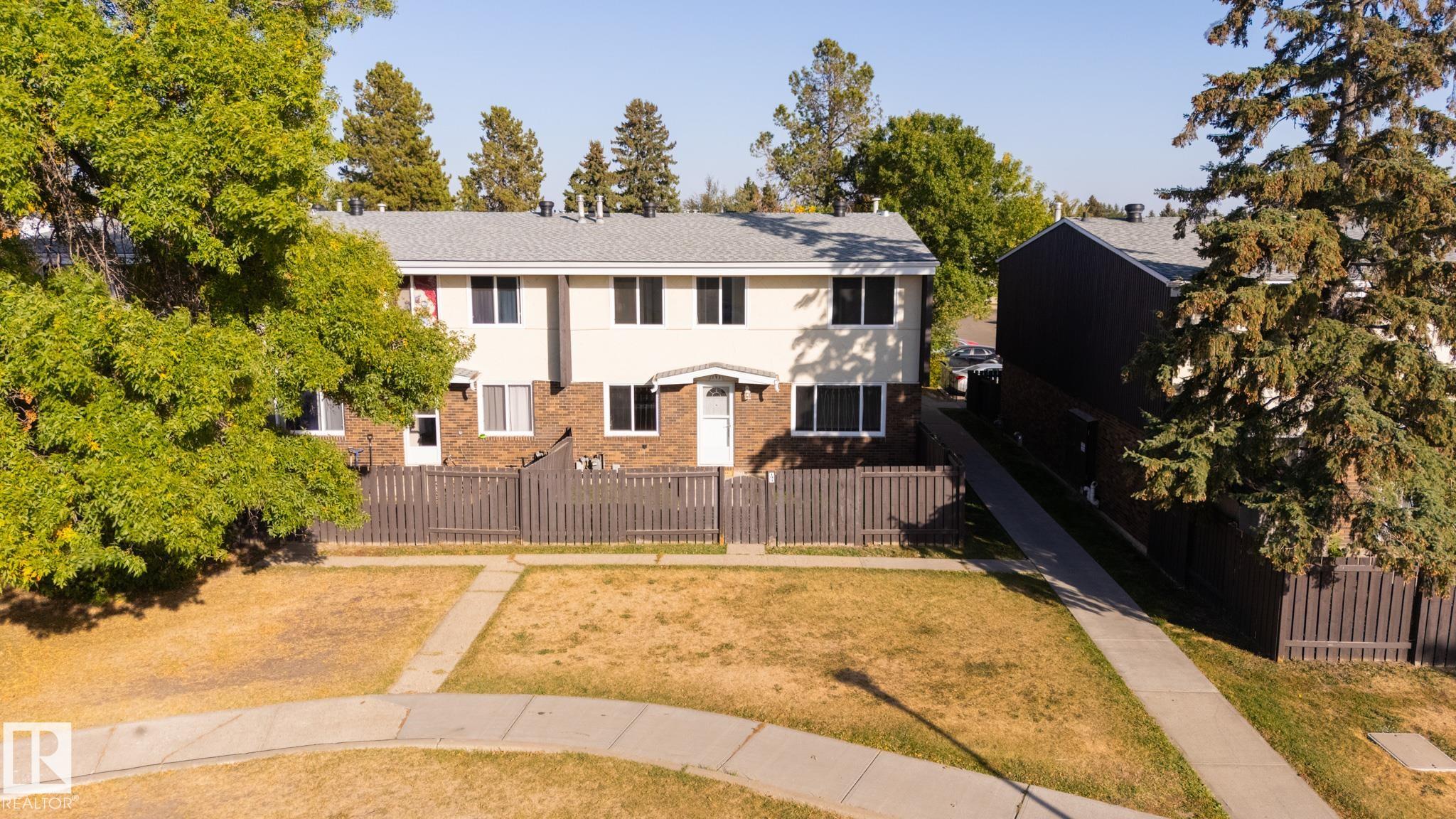 193 Roseland Vg Vlg NW, Edmonton, AB T5E 5R6