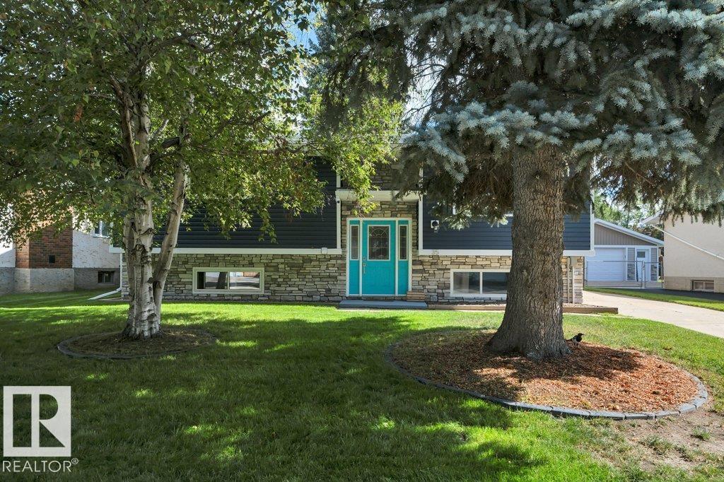 35 Laydon Dr, St. Albert, AB T8N 2N5
