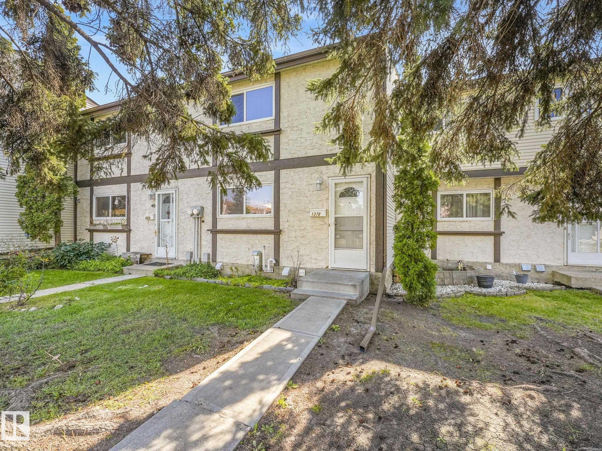 1376 Lakewood Rd W Rd NW, Edmonton, AB T6K 3P2
