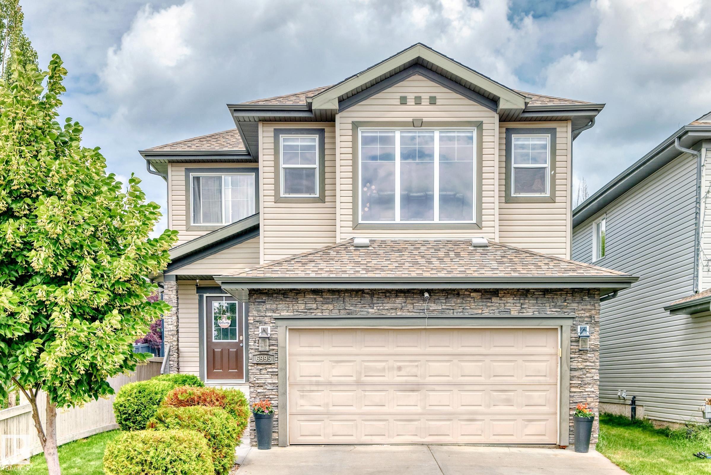 6995 Strom Ln NW, Edmonton, AB T6R 0P1