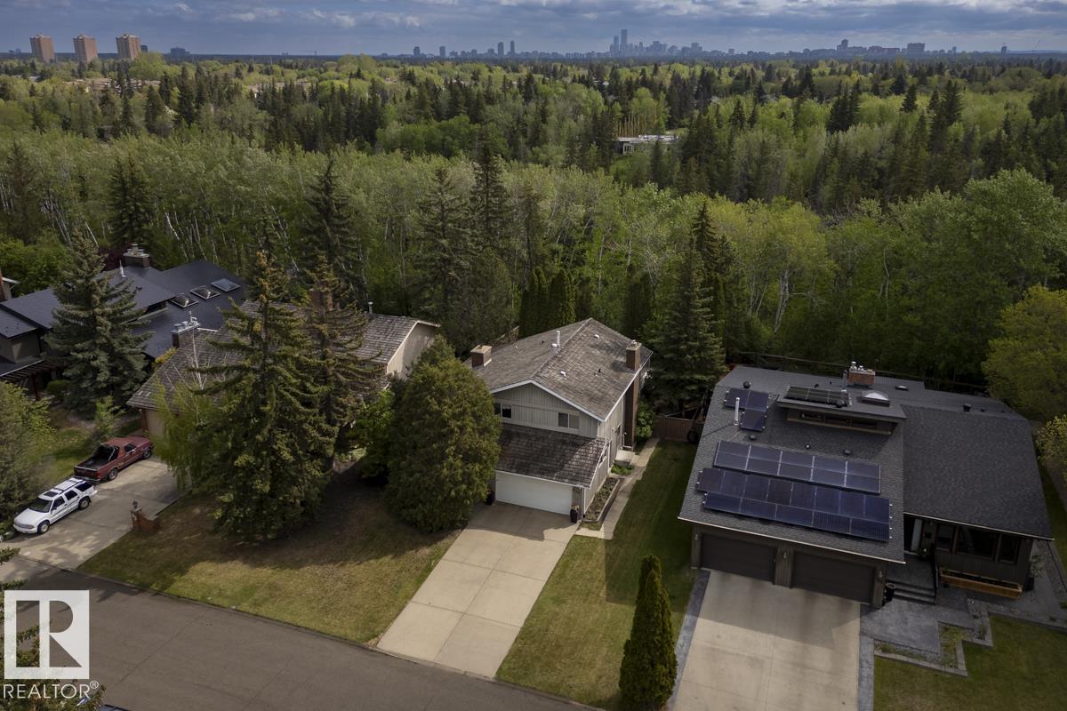 39 Wolf Cr Cres NW, Edmonton, AB T5T 1E1