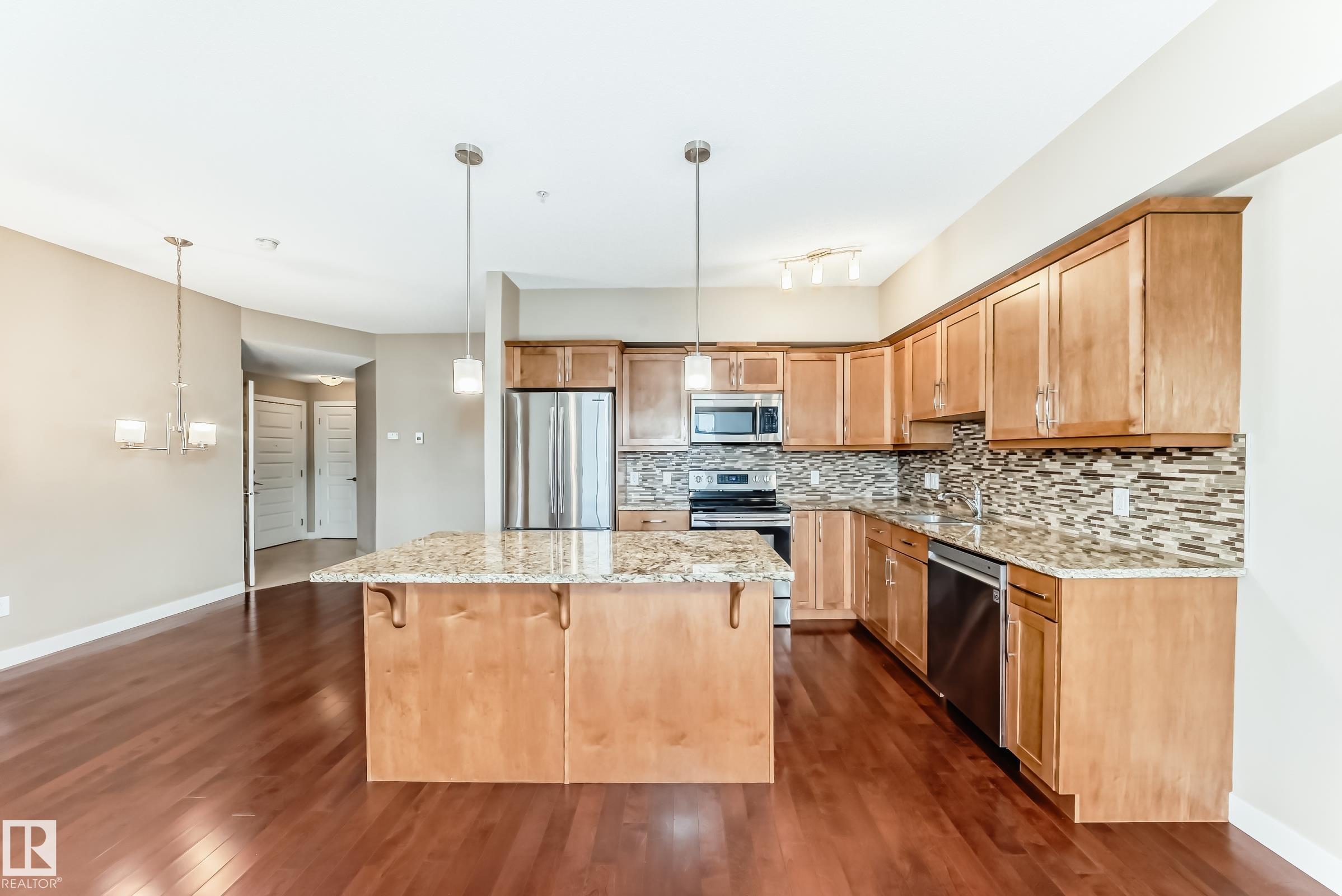 10520 56 Avenue Northwest #203, Edmonton, AB T6H 0X7
