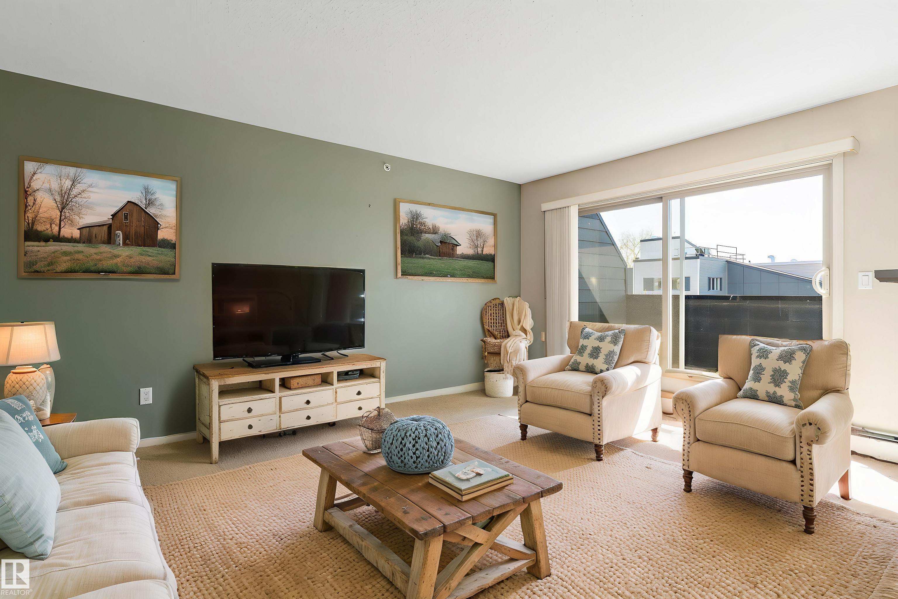 67 Av Nw Unit 17011 Ave, Edmonton, AB T5T 6Y6