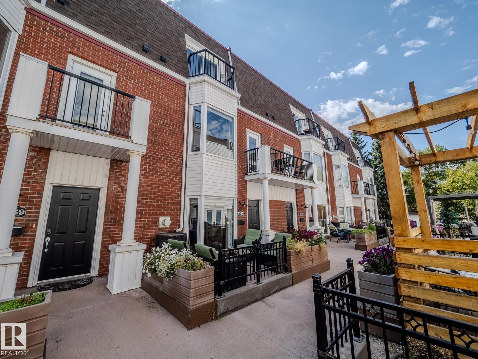 93 St Nw Unit 9767 St, Edmonton, AB T6C 2C5