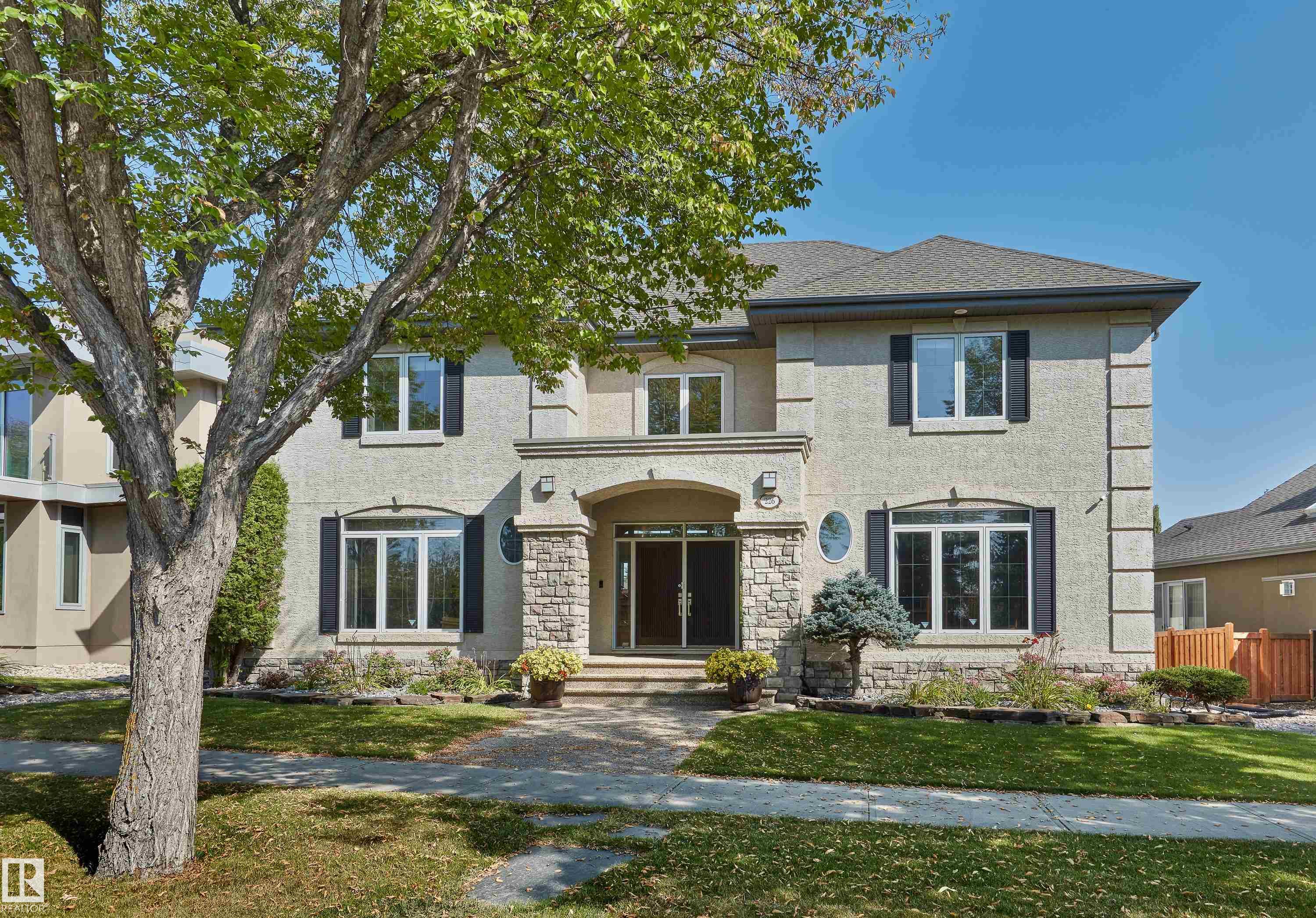226 Saskatchewan S NW, Edmonton, AB T6G 2W6