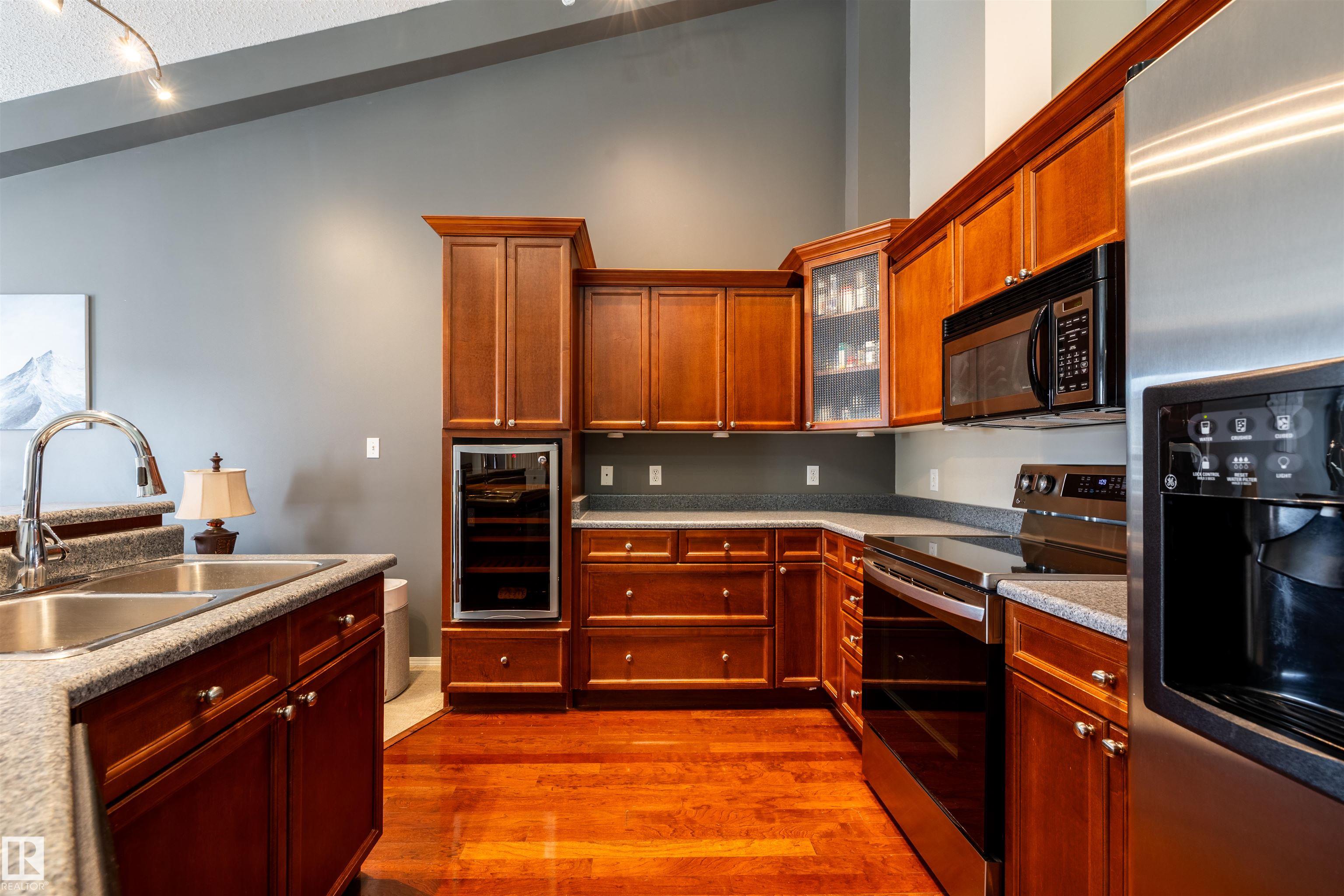 10311 111 Street Northwest #515, Edmonton, AB T5K 2Y8
