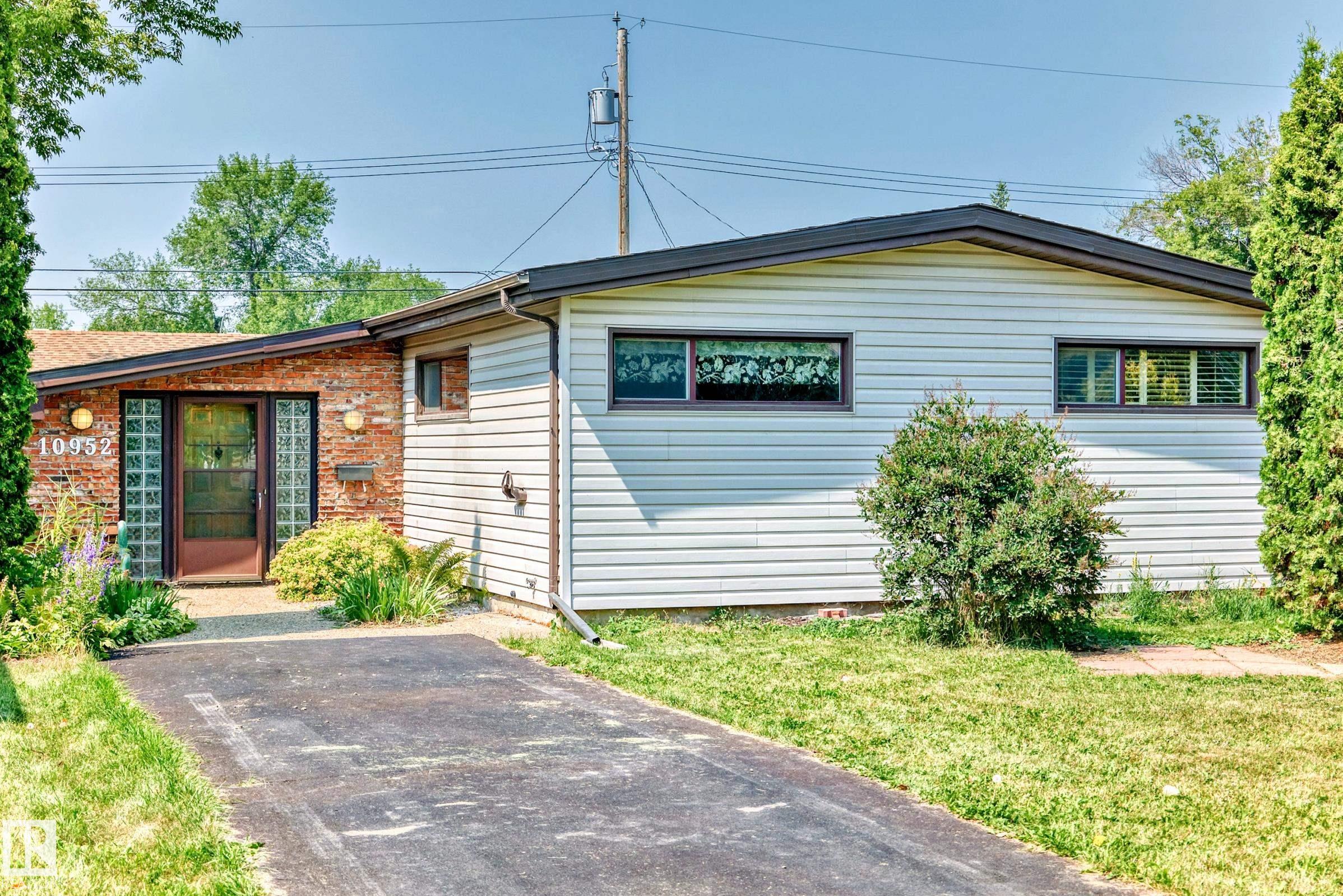 157 St Nw Unit 10952 St, Edmonton, AB T5P 2W3