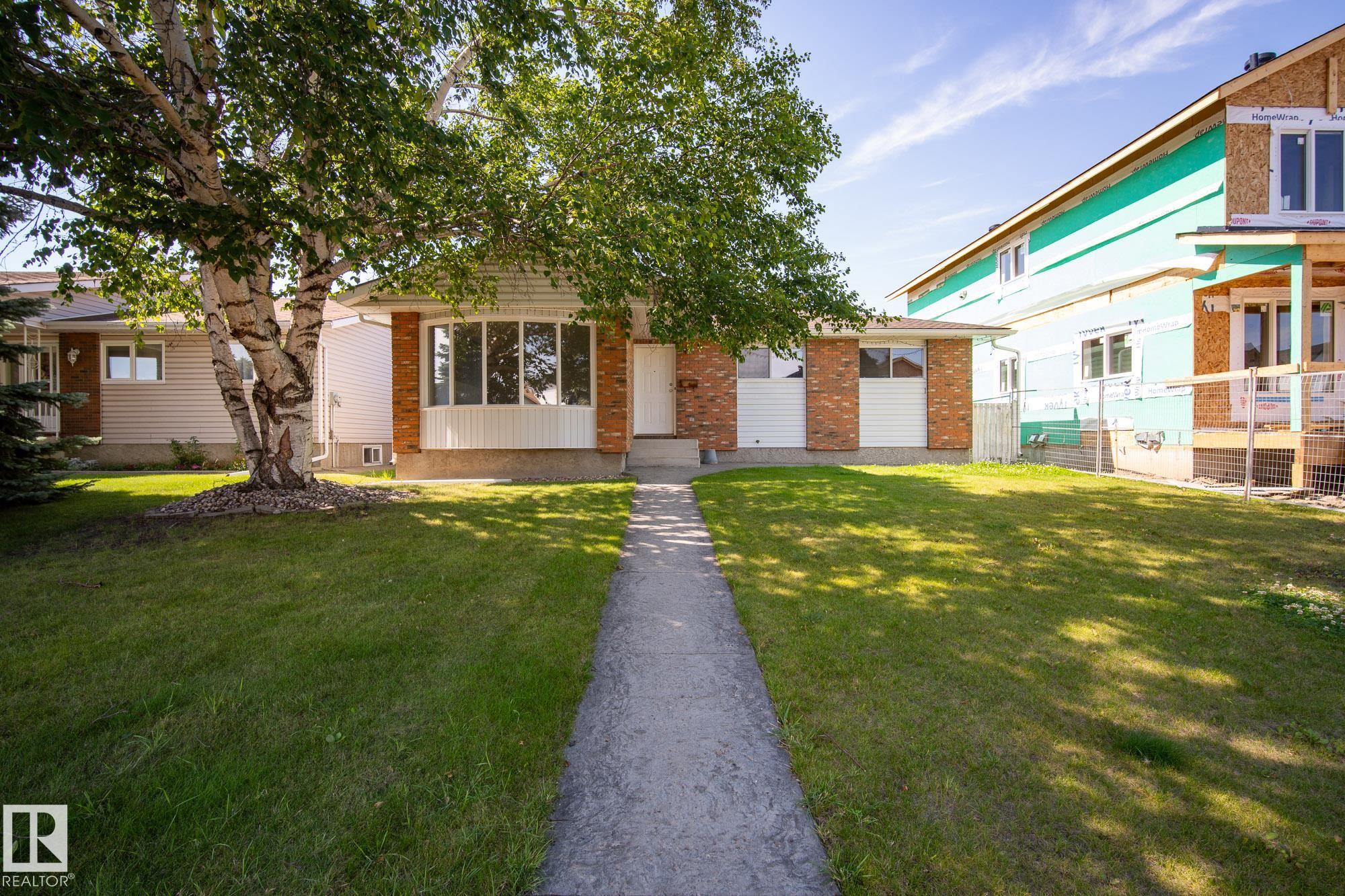 47 St Nw Unit 12420 St, Edmonton, AB T5W 5E5