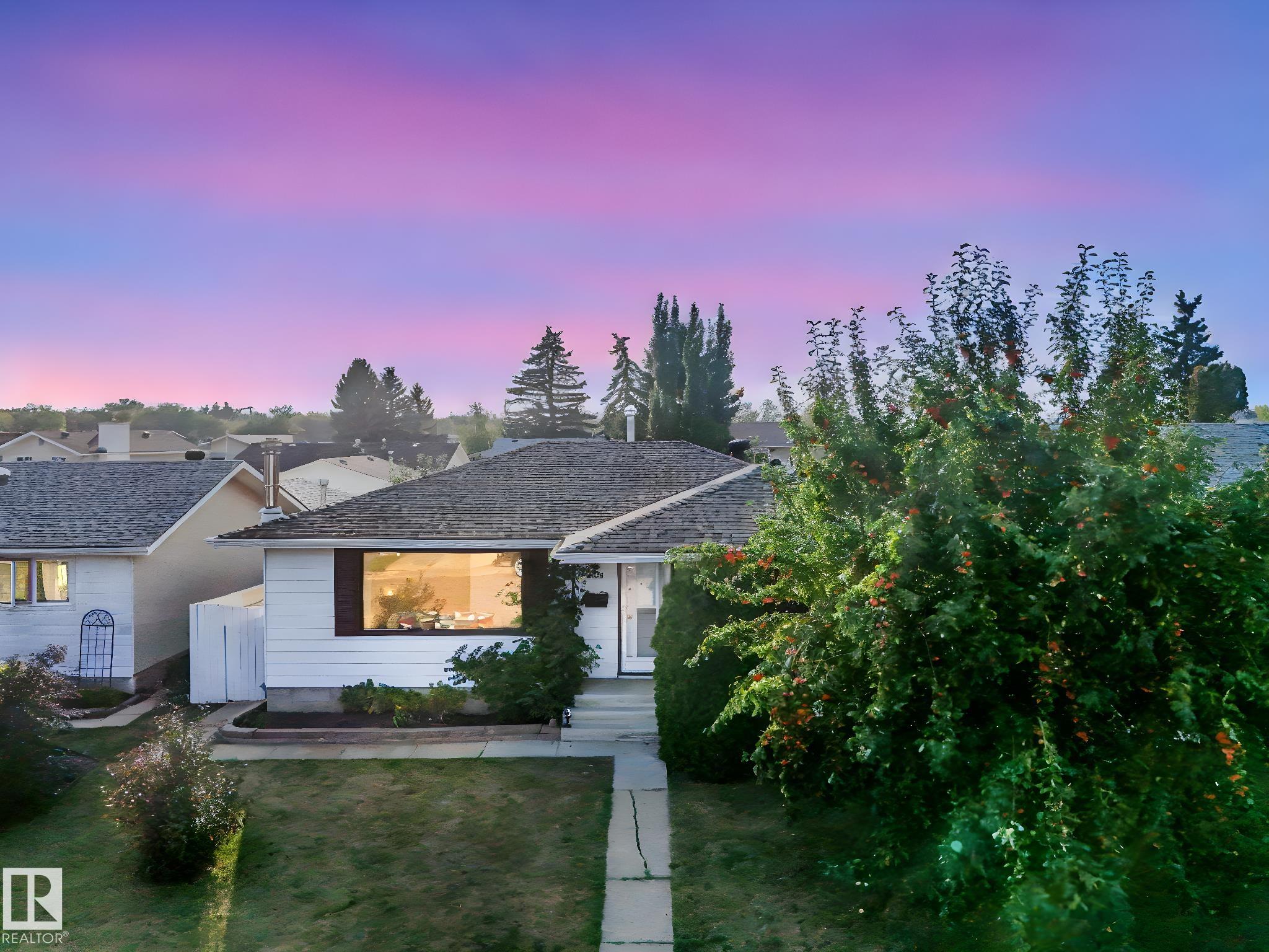 114 St Nw Unit 14612 St #a, Edmonton, AB T5X 1R2