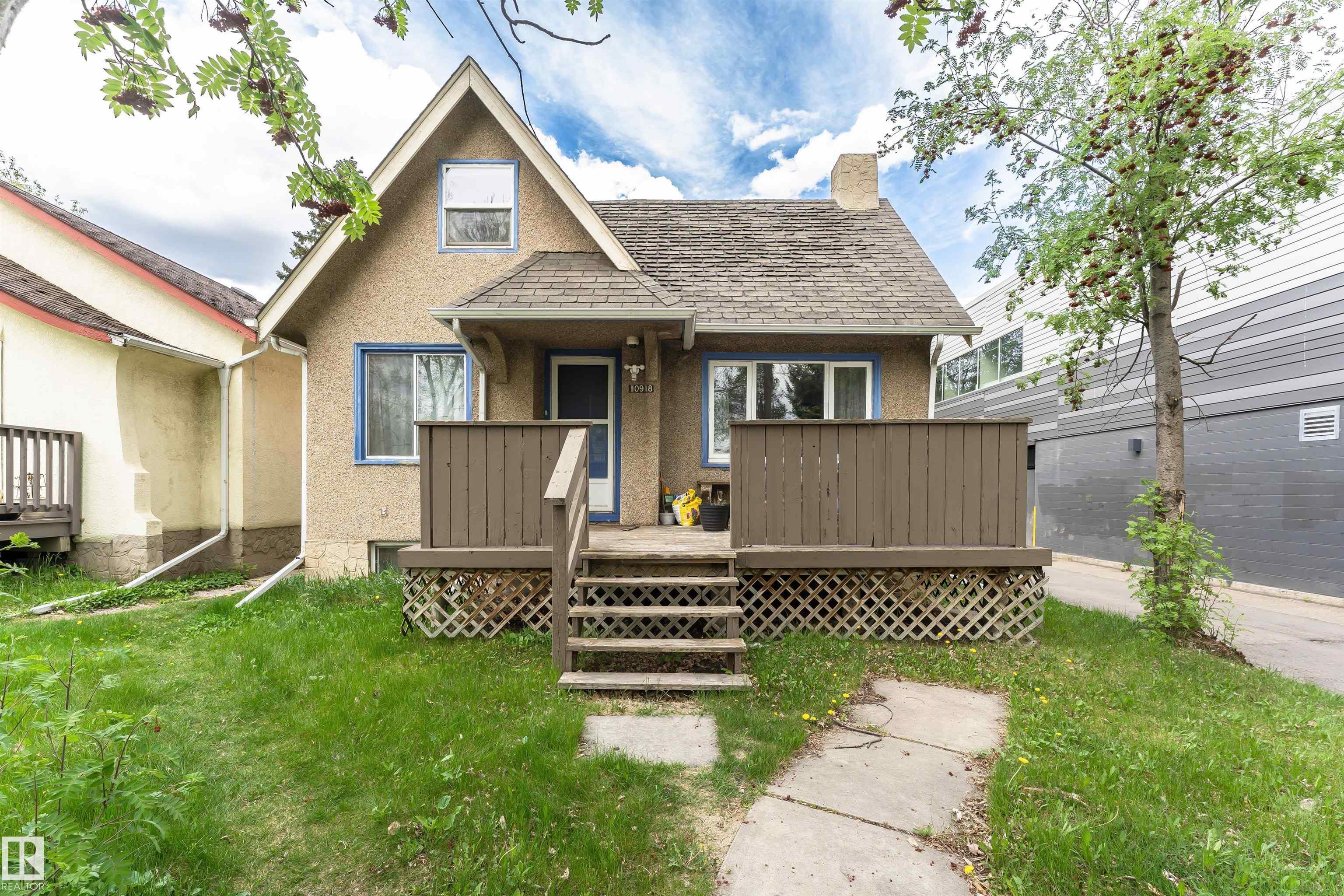 84 Av Nw Unit 10918 Ave, Edmonton, AB T6G 0V4