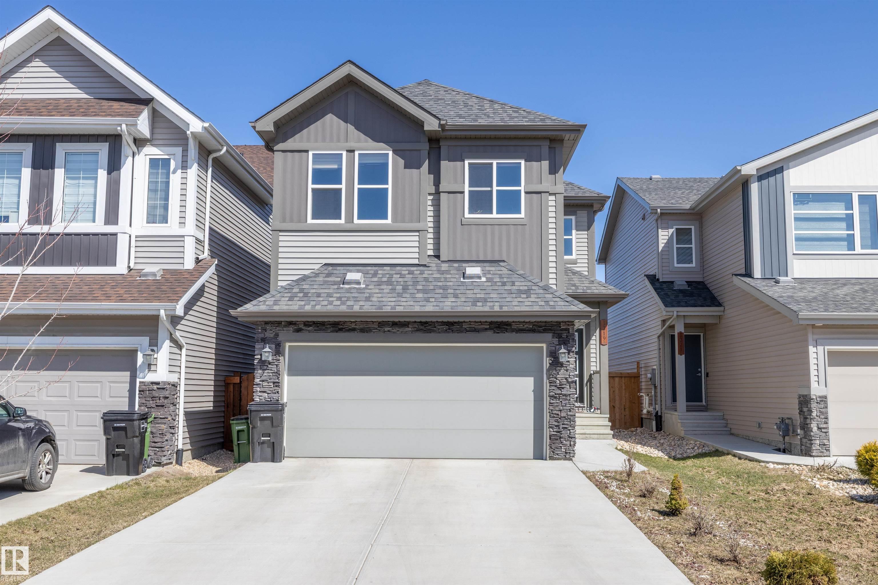 3319 Checknita Common SW, Edmonton, AB T6W 4E8