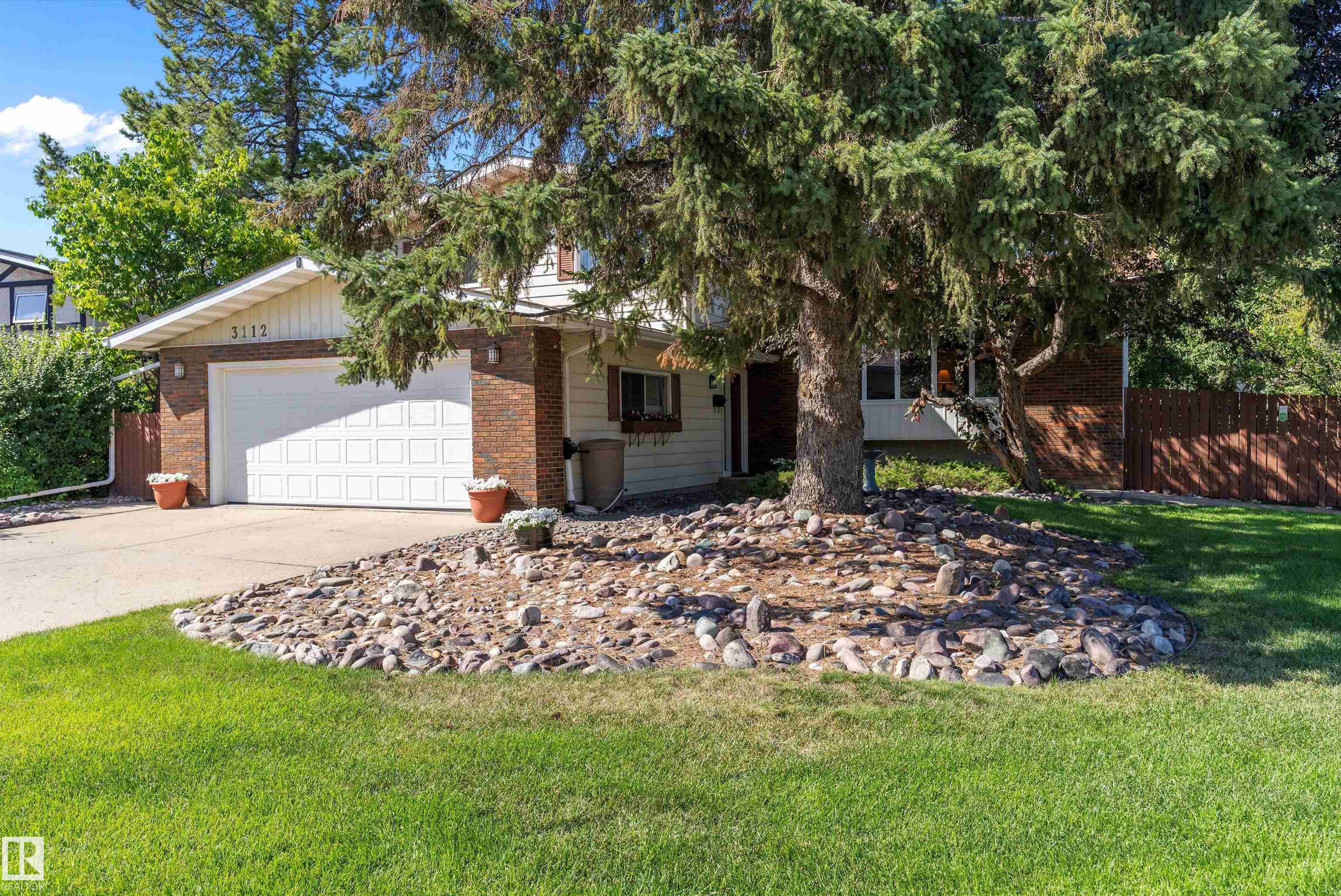 109 St Nw Unit 3112 St, Edmonton, AB T6J 3E6