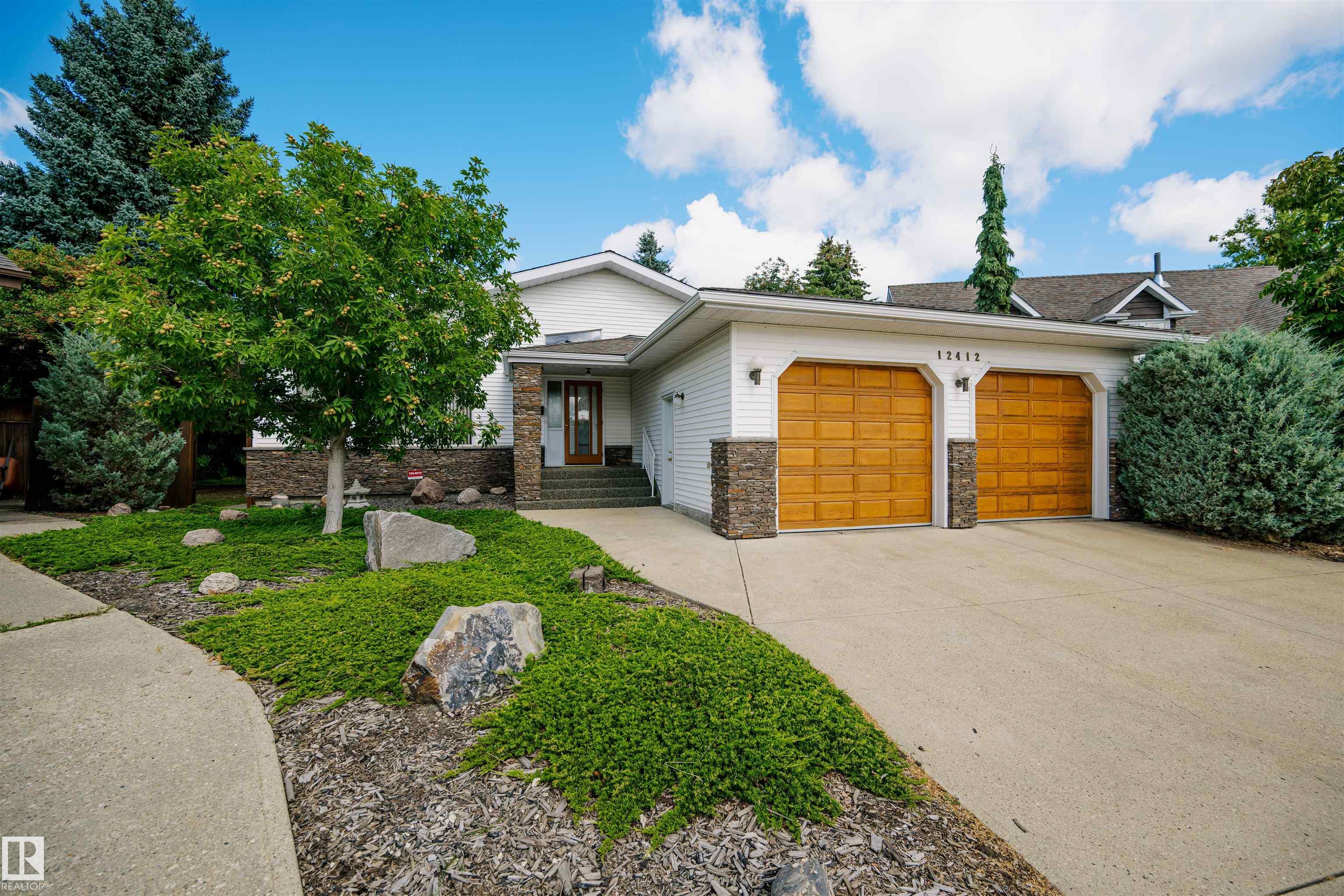 28 Av Nw Unit 12412 Ave, Edmonton, AB T6J 4E4