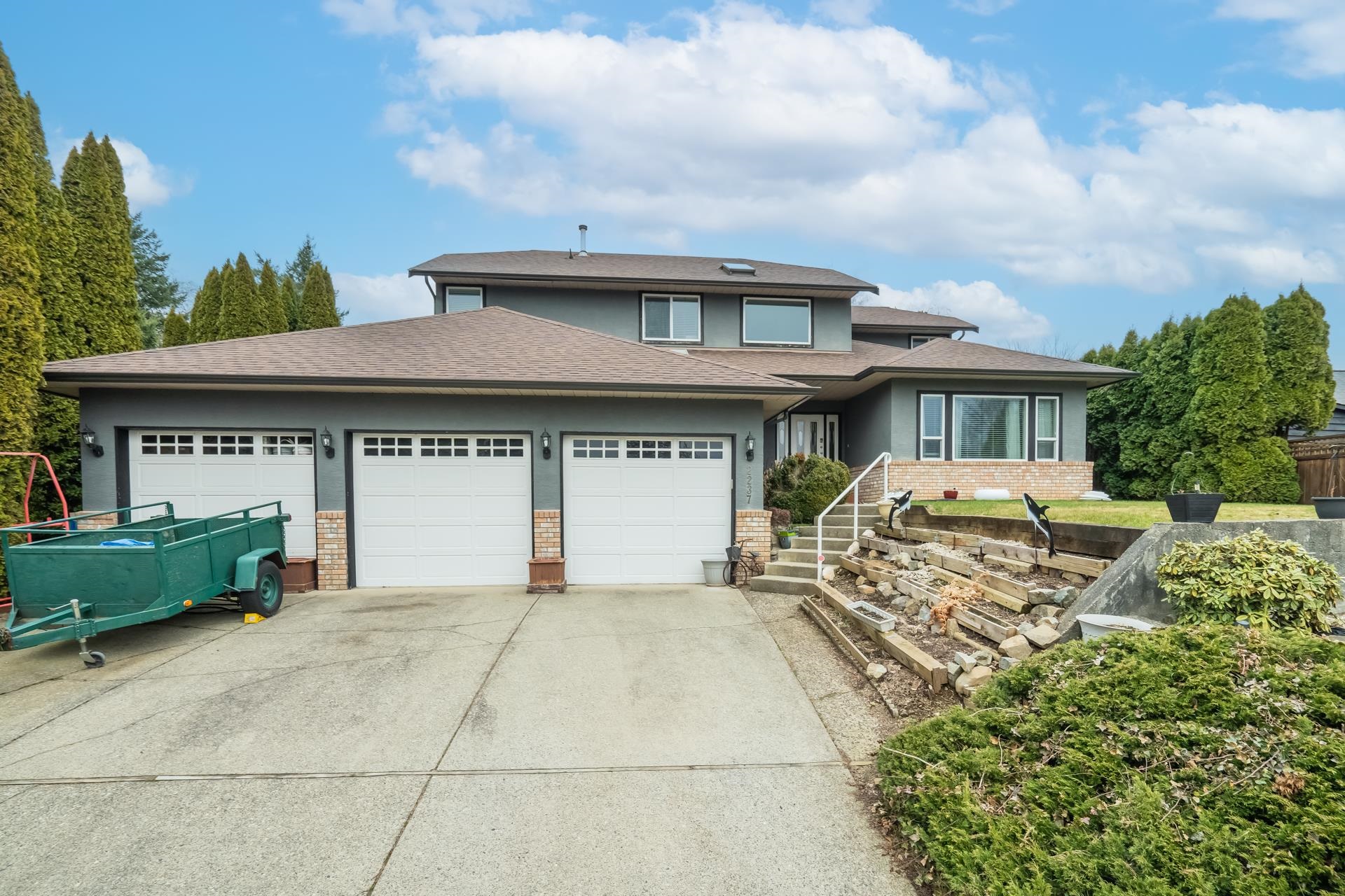 2237 Mountain Drive, Abbotsford, BC V3G 1E3