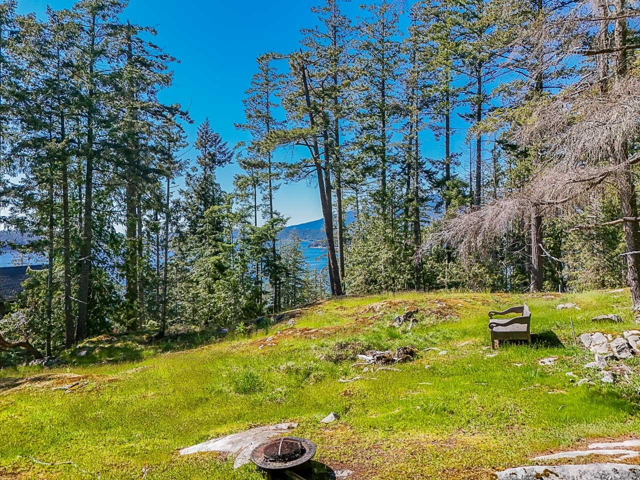 Emily Lane, Bowen Island, BC V0N 1G2