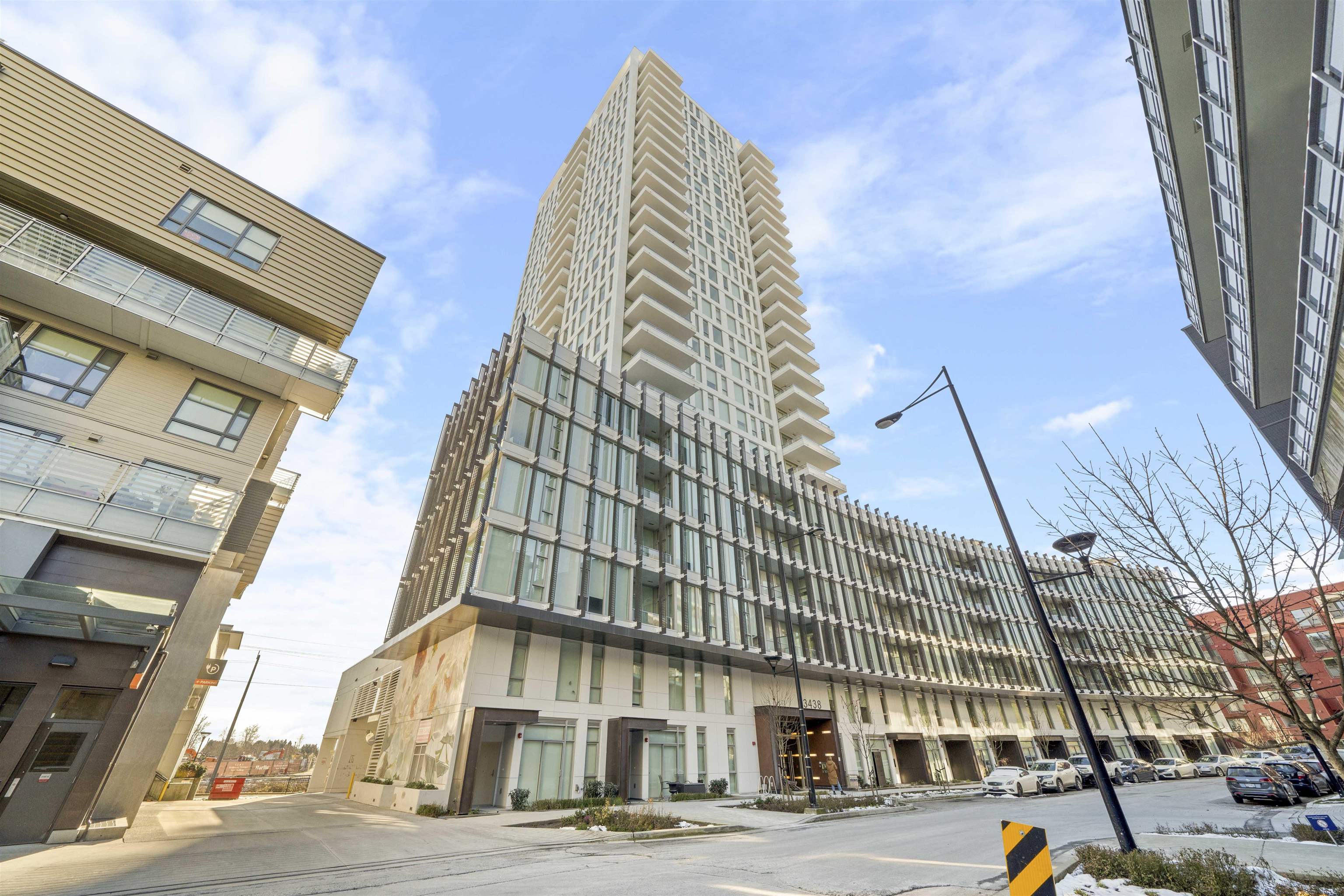 3438 Sawmill Crescent #609, Vancouver, BC V5S 0E3