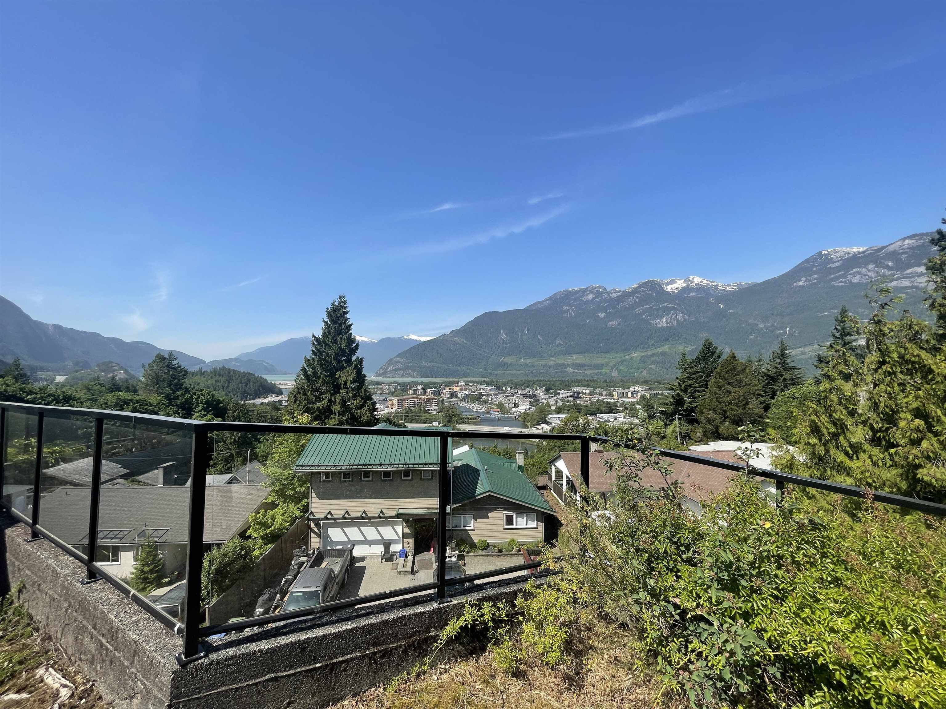 38293 Vista Crescent, Squamish, BC V8B 0B2
