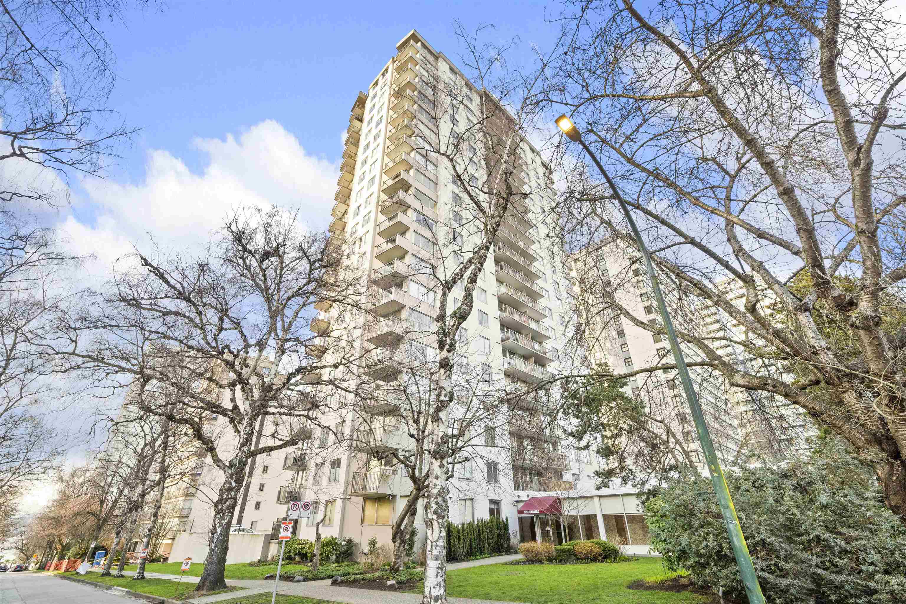 1251 Cardero Street #1803, Vancouver, BC V6G 2H9