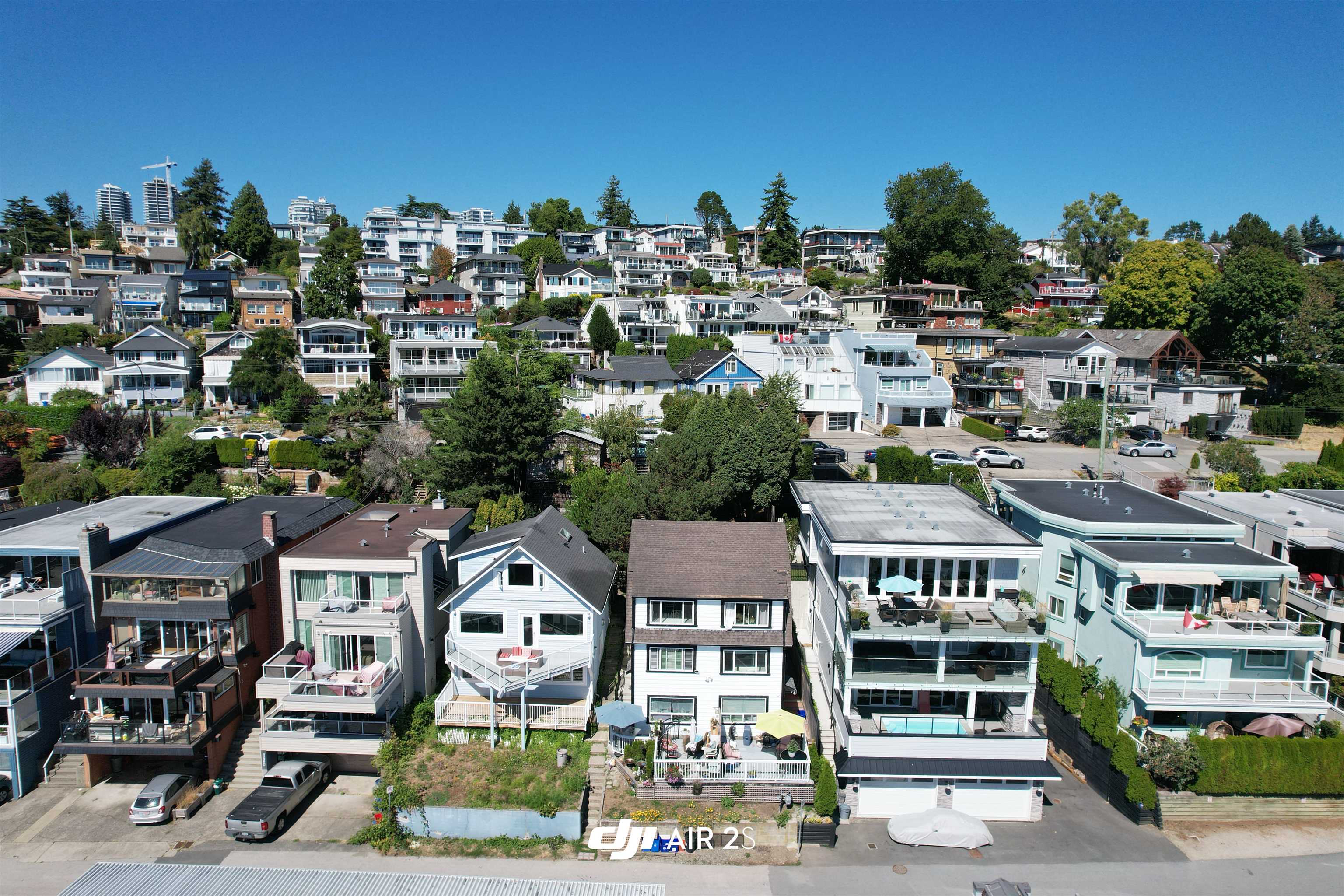 15156 Victoria Avenue, White Rock, BC V4B 1G3