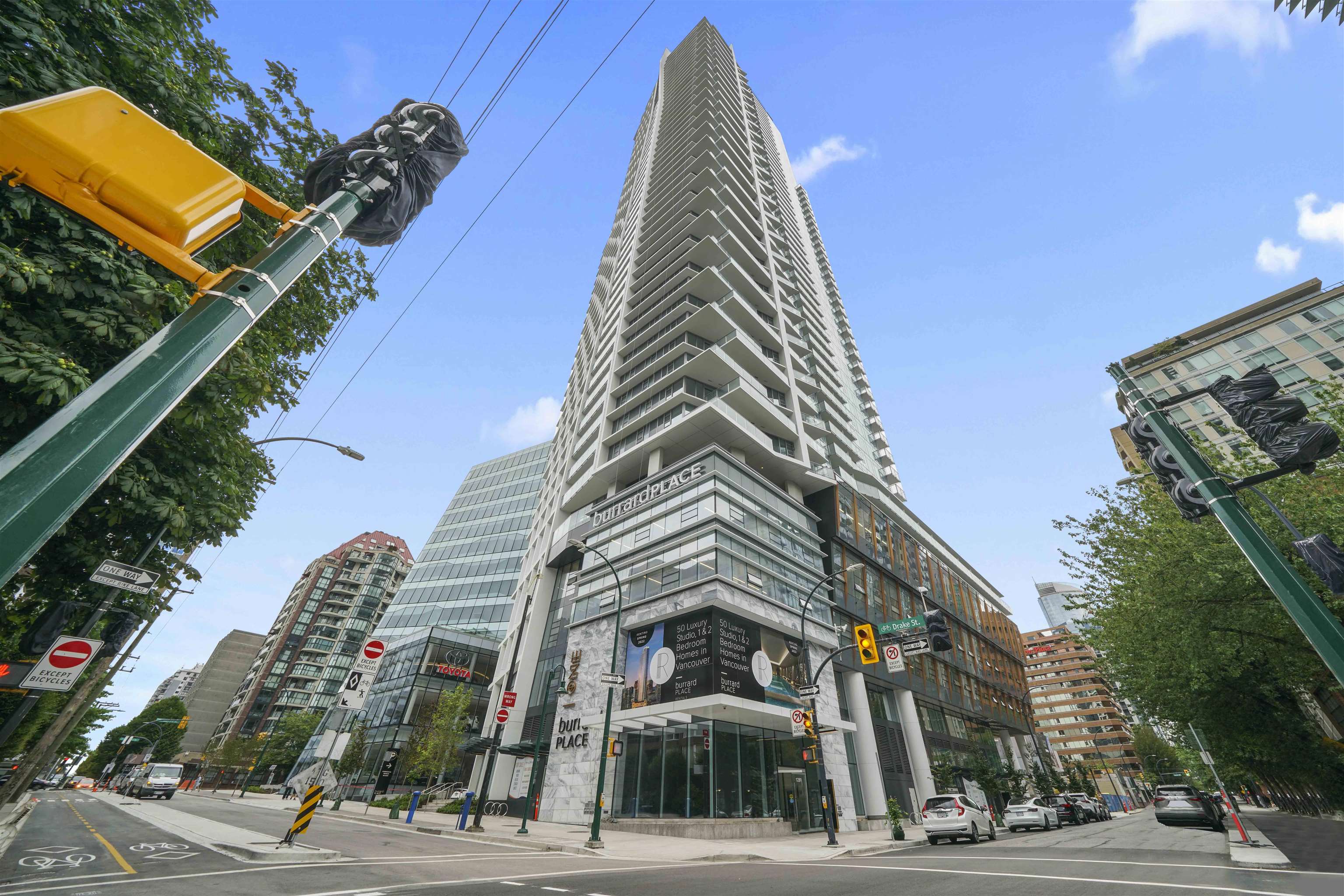 1289 Hornby Street #3207, Vancouver, BC V6G 1A5