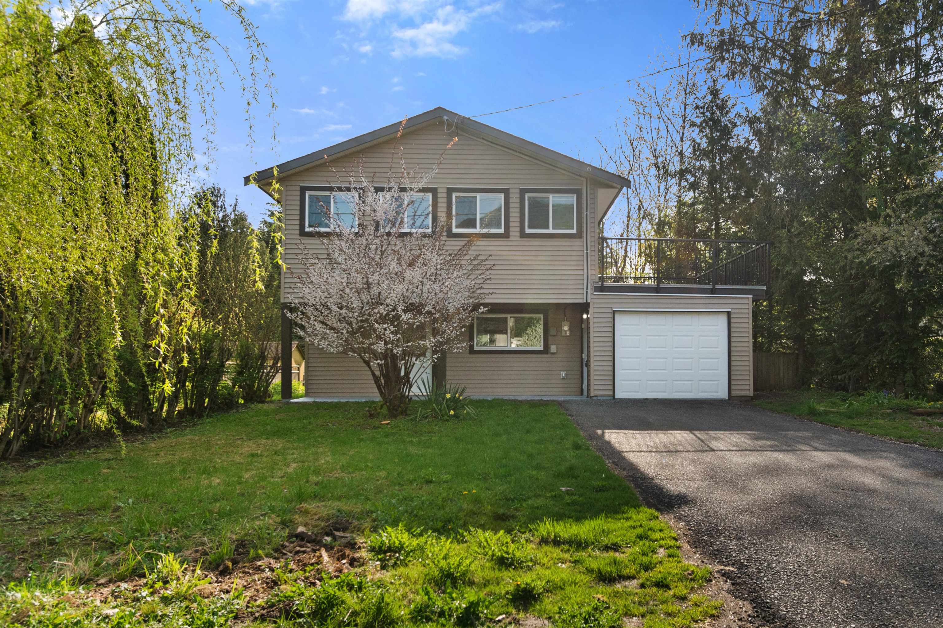 7th Avenue, Hope, BC V0X 1L4
