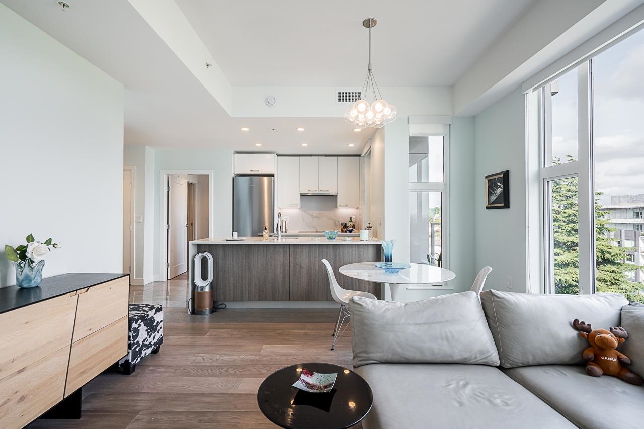 5733 Alberta Street #605, Vancouver, BC V5Y 0M3
