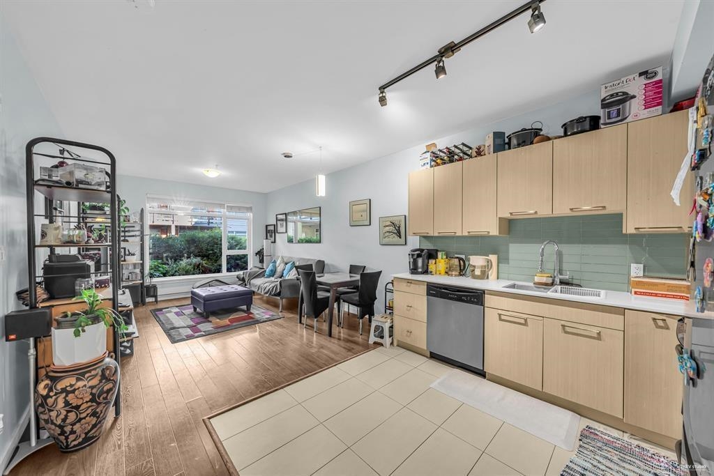 5248 Grimmer Street #201, Burnaby, BC V5H 0E1