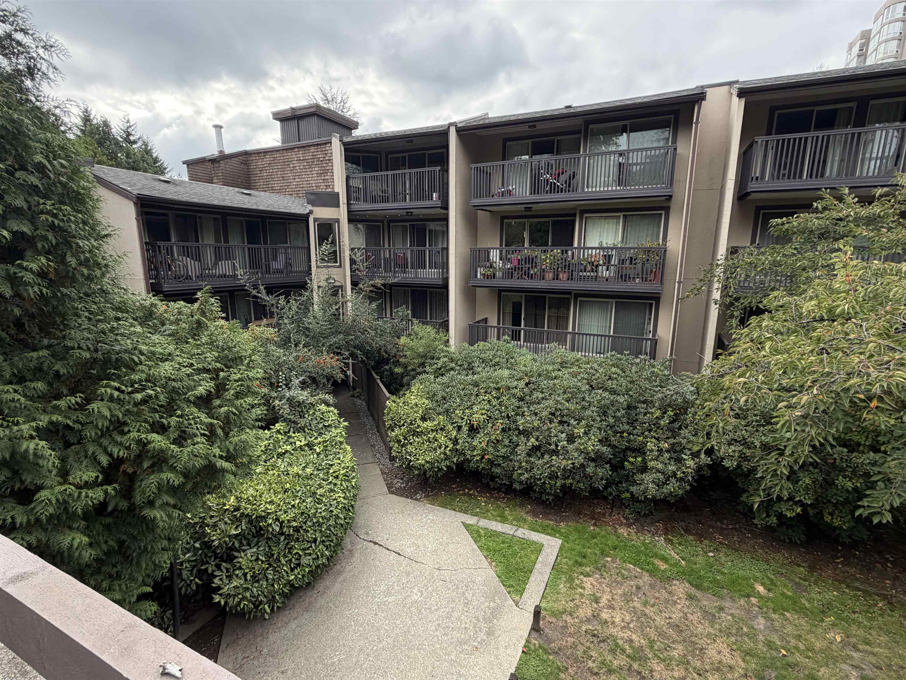 9857 Manchester Drive #218, Burnaby, BC V3N 4P5
