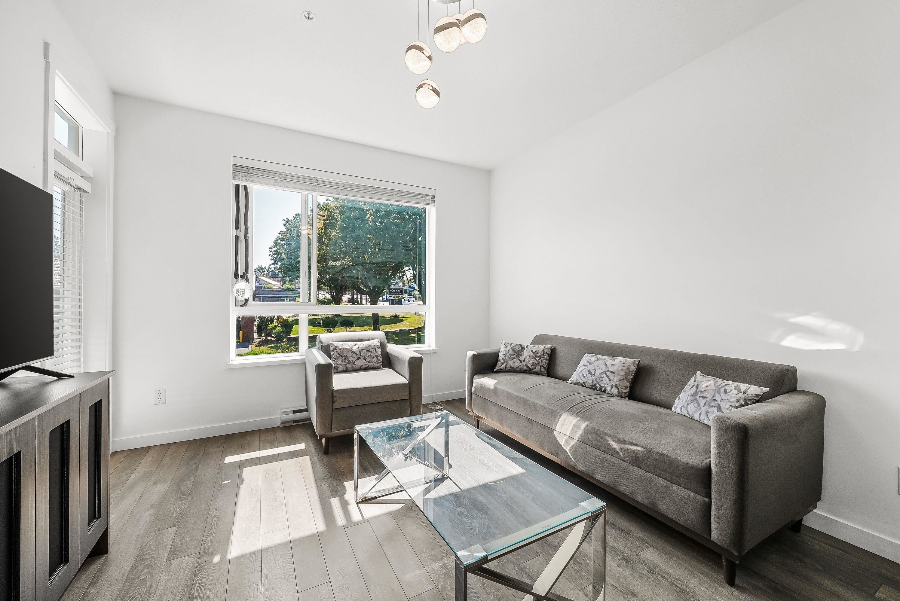 13628 81a Avenue #211, Surrey, BC V3W 3E2