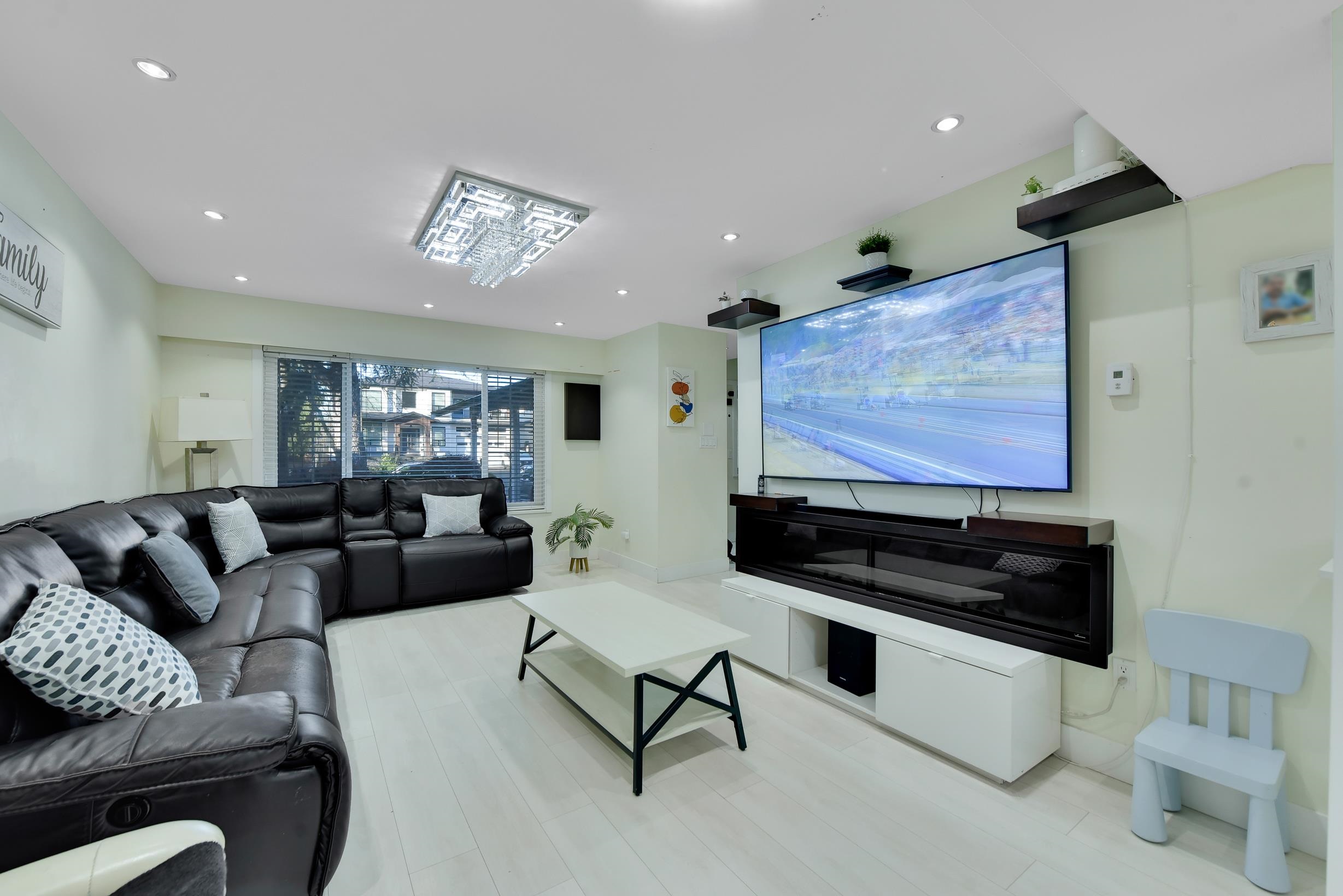 146a Street, Surrey, BC V3R 6X7